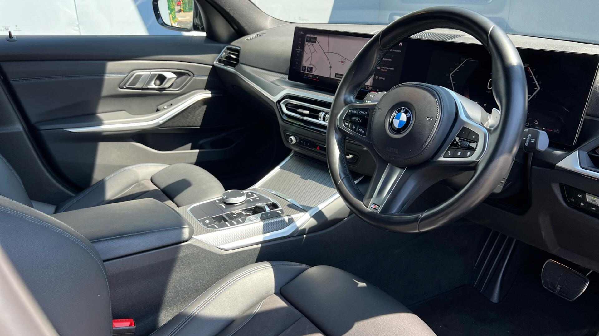 BMW 3 Series view 6