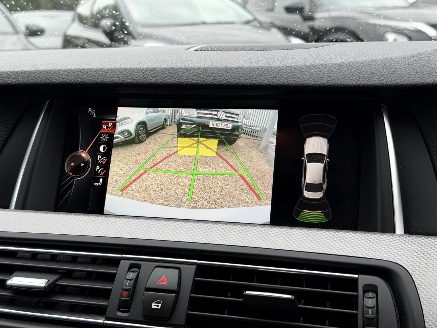 BMW 5 Series view 22