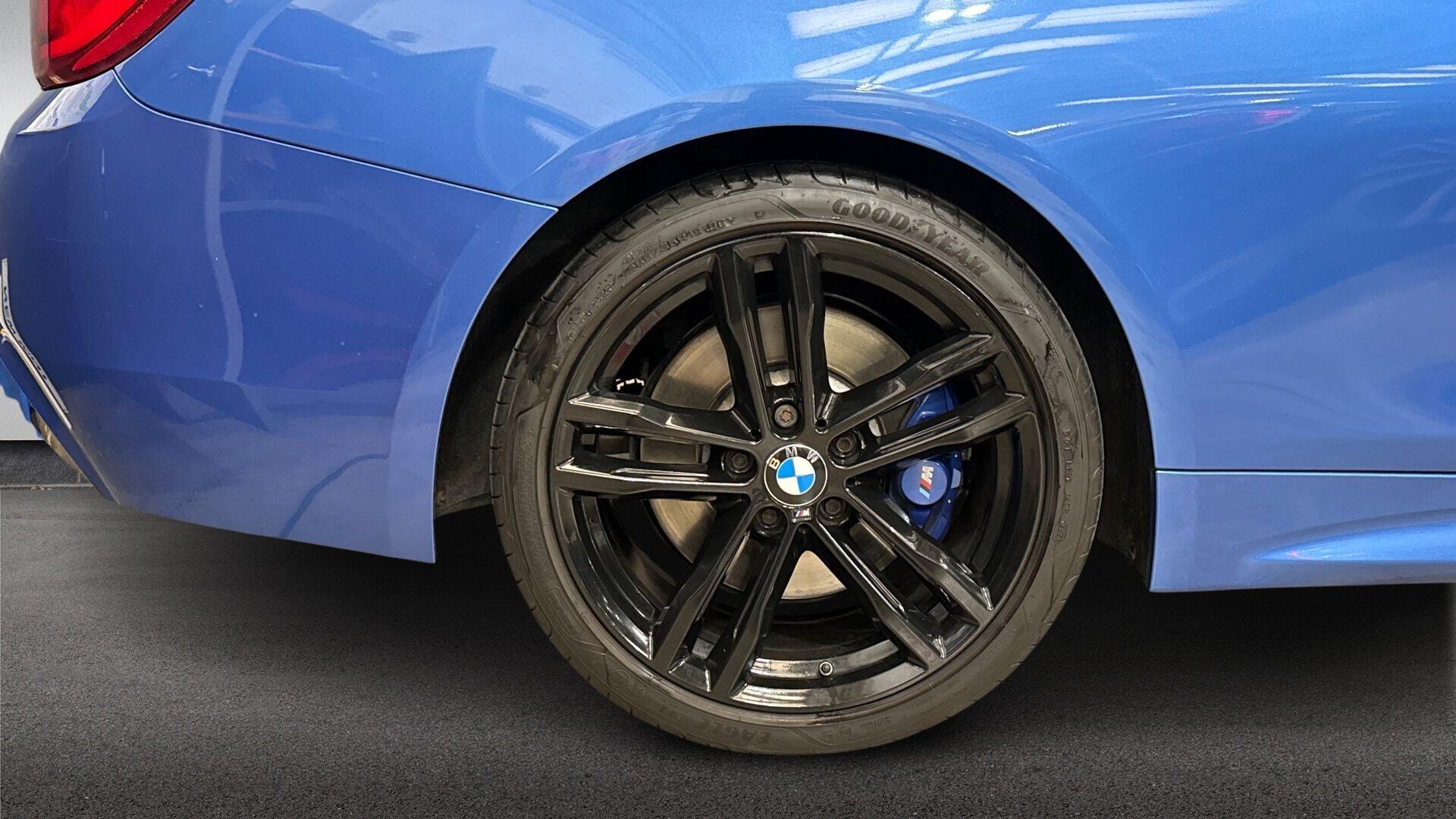 BMW 4 Series view 14