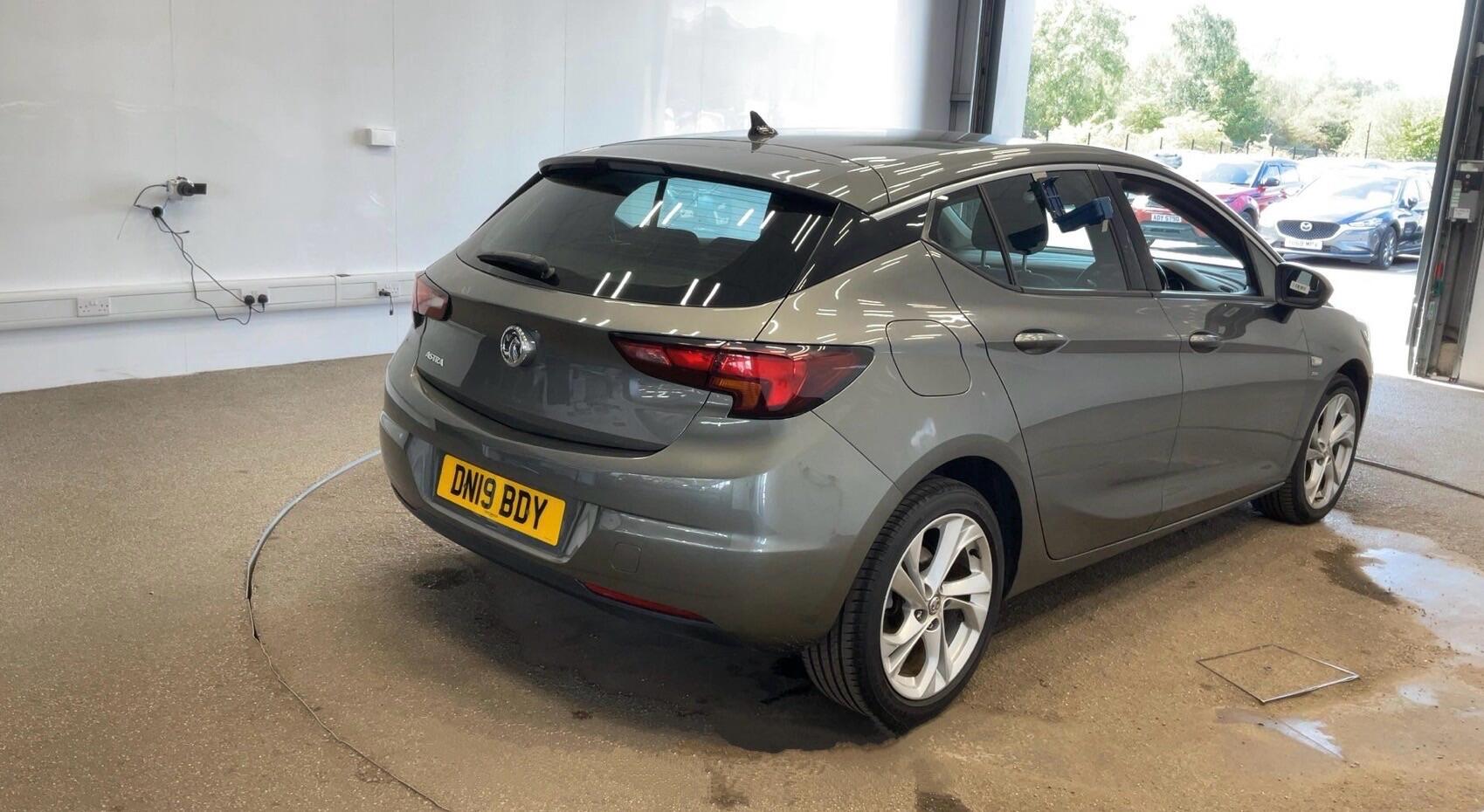Vauxhall Astra view 7