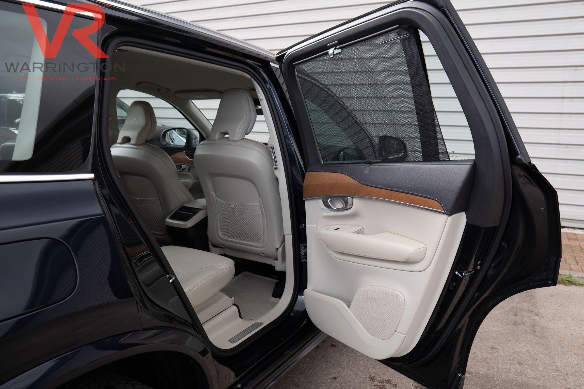 Volvo XC90 view 29