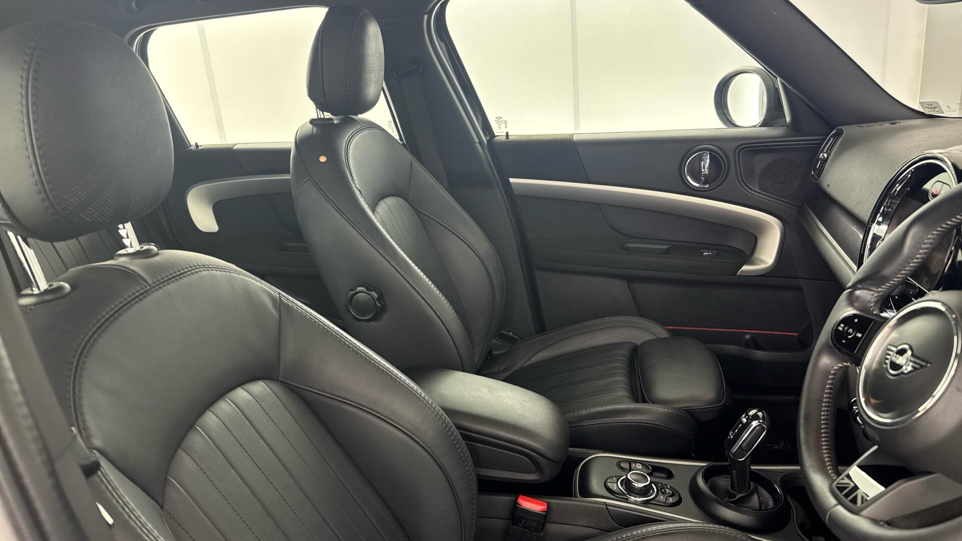 MINI Countryman view 16