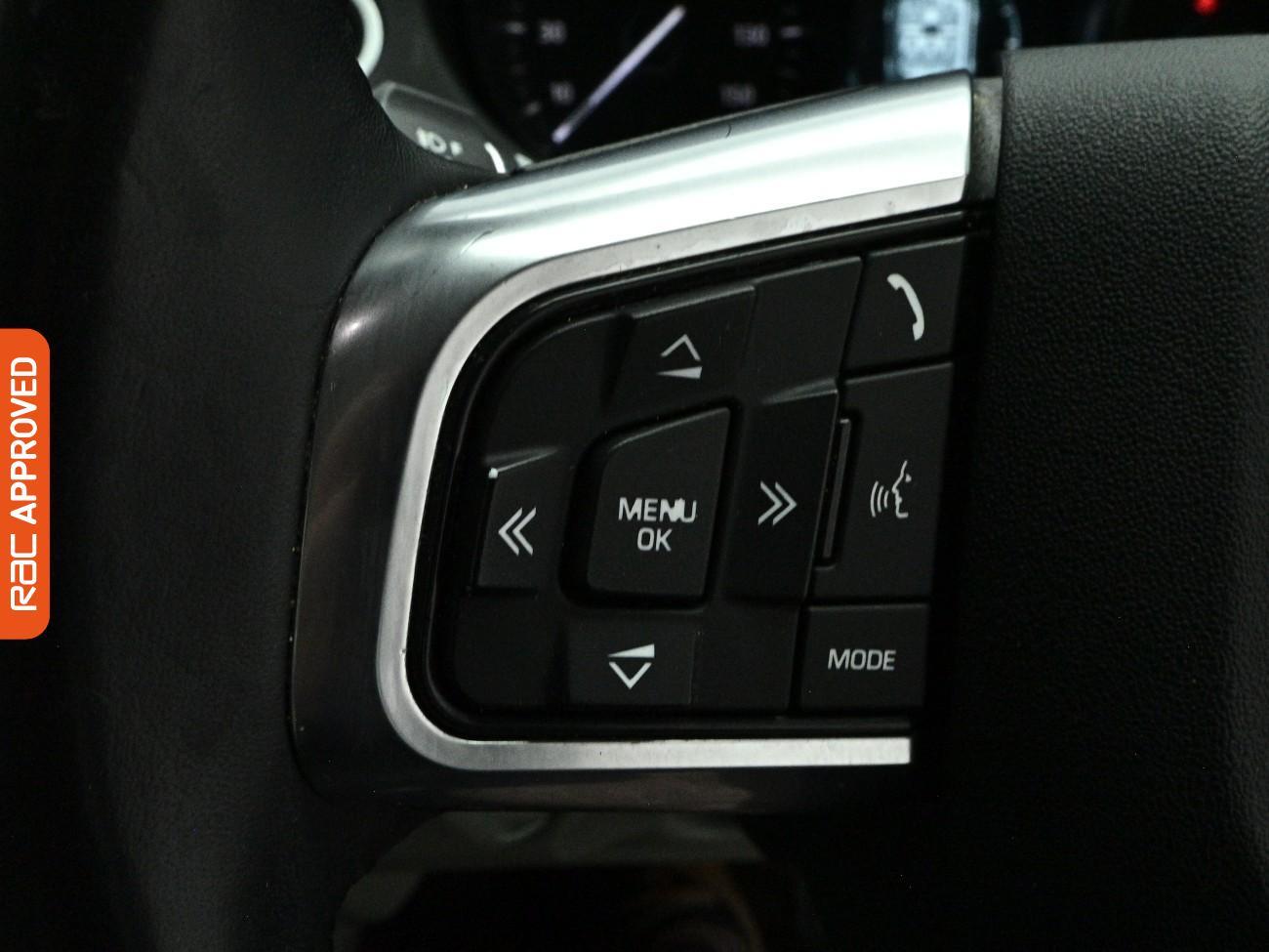 Land Rover Discovery Sport view 23