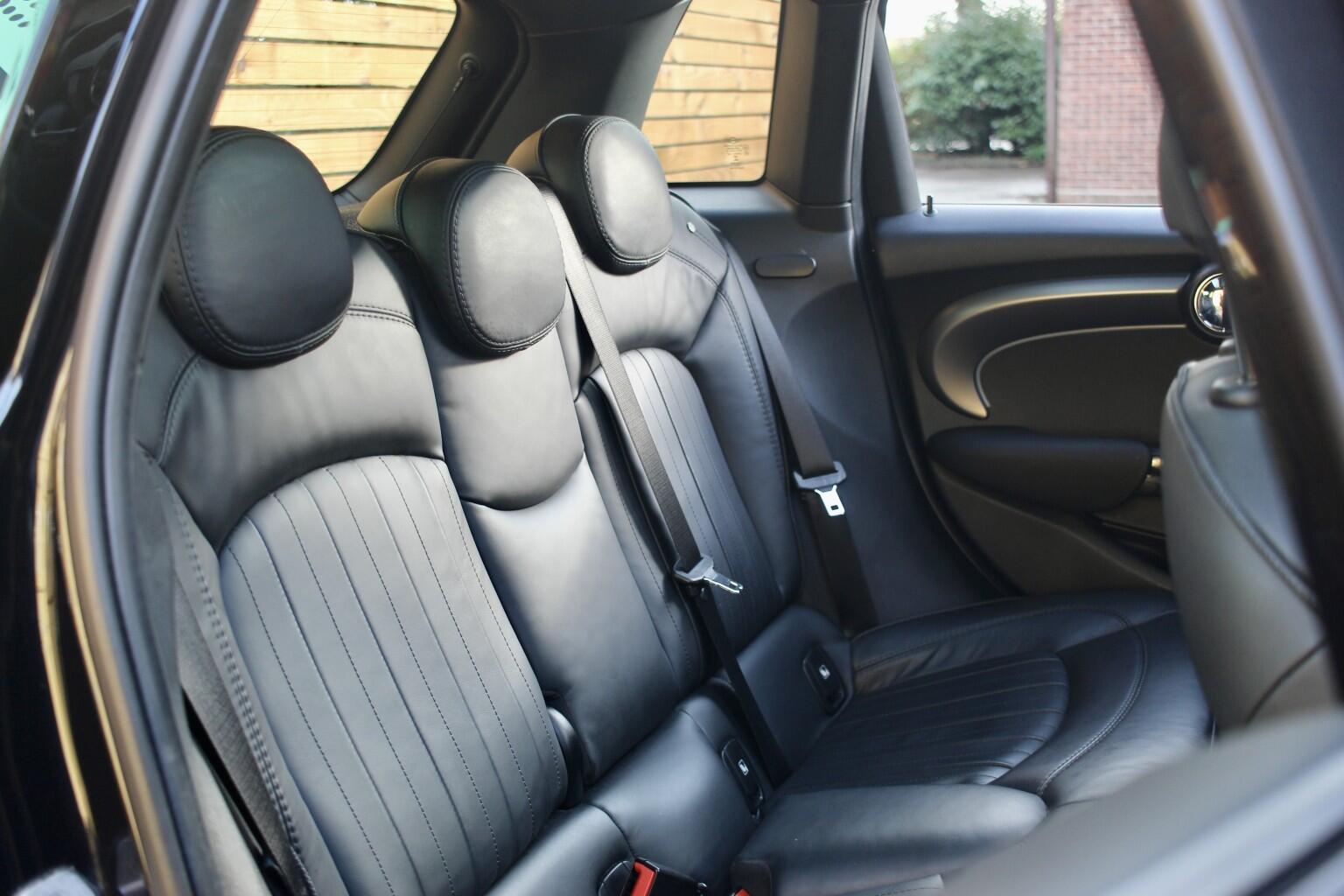 Mini Hatch view 12