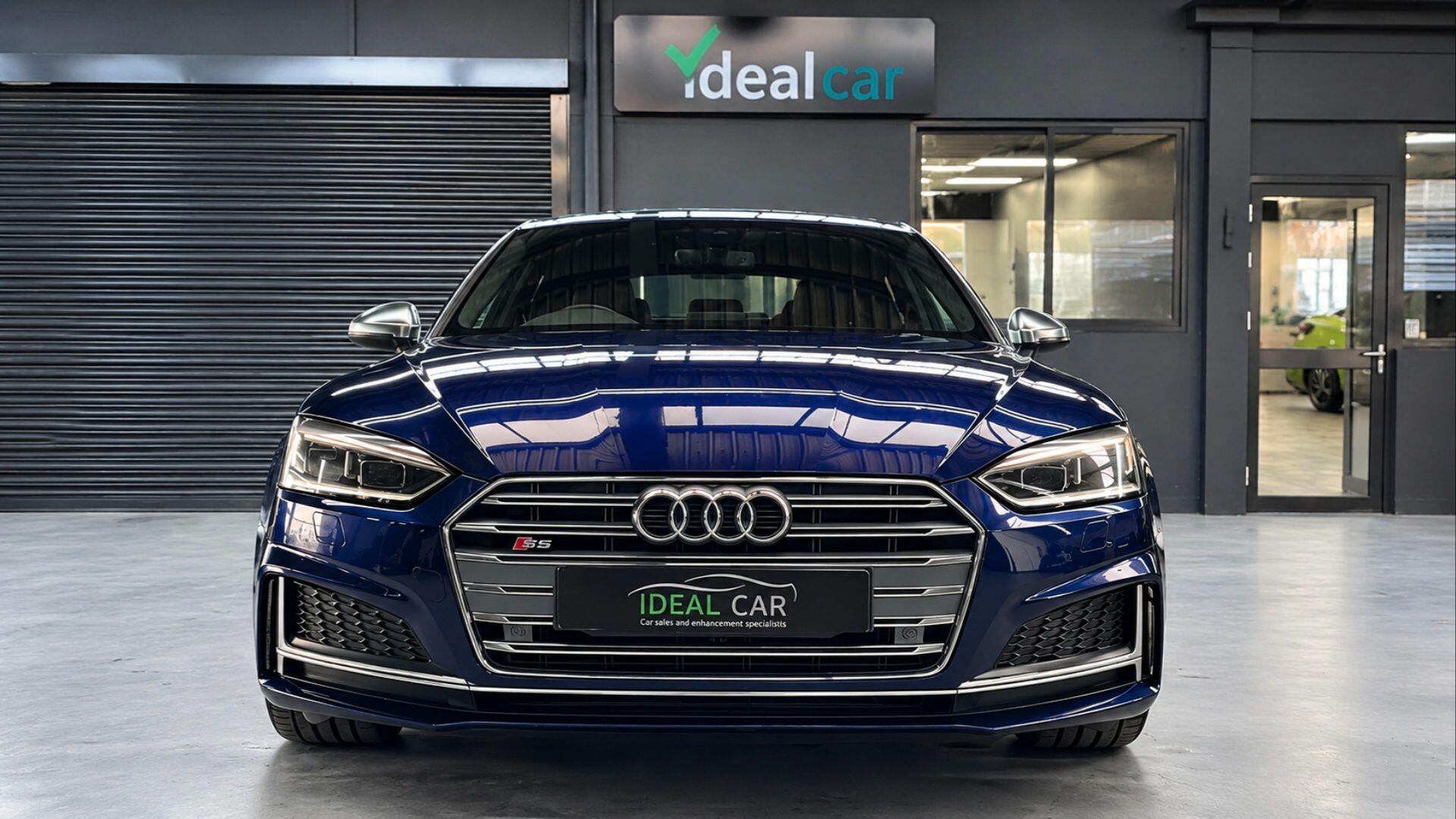 Audi S5 view 3