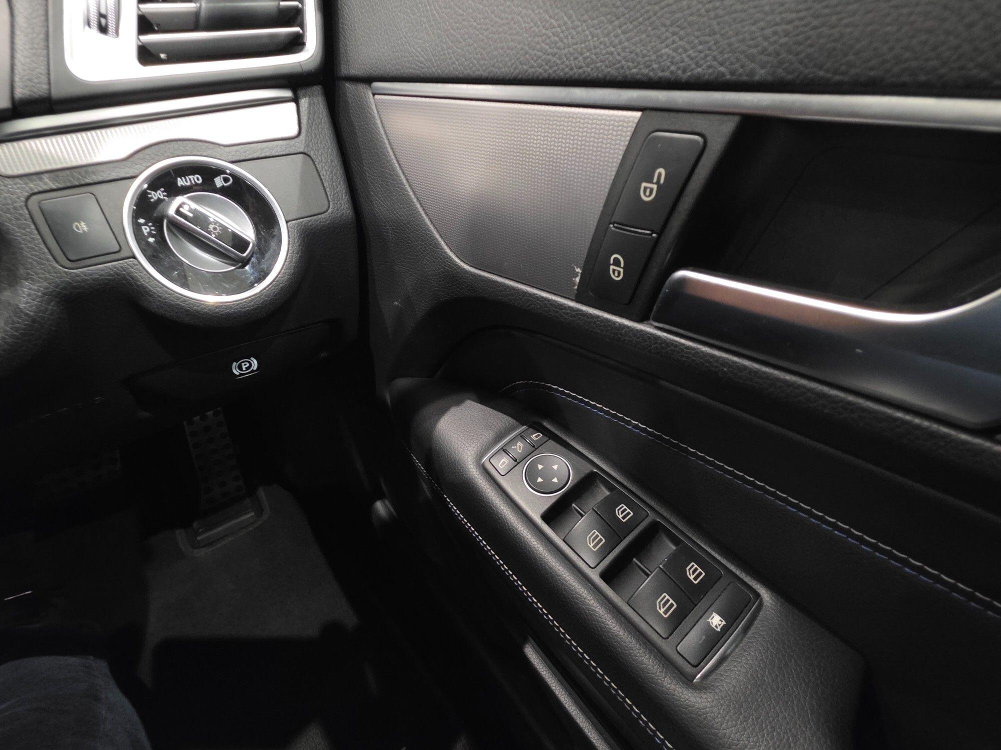Mercedes-Benz E-Class view 34