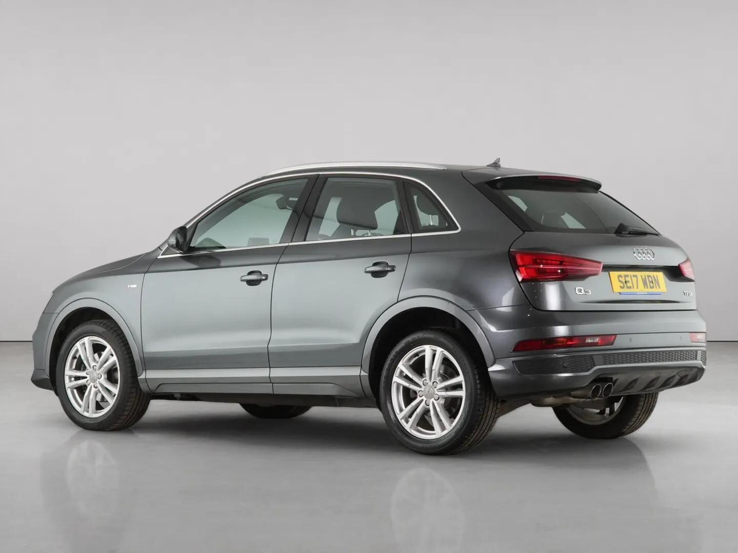 Audi Q3 view 9