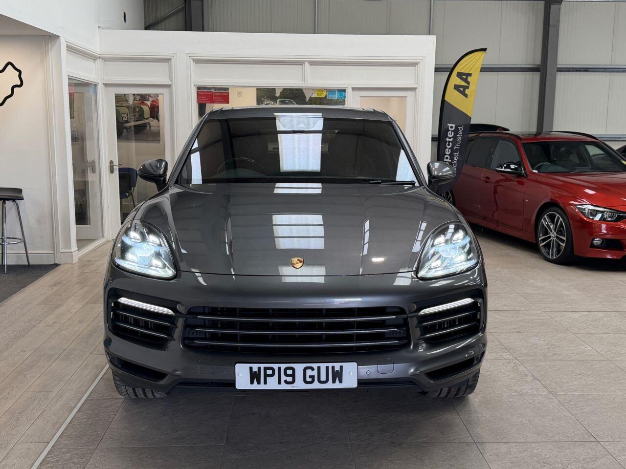Porsche Cayenne view 11