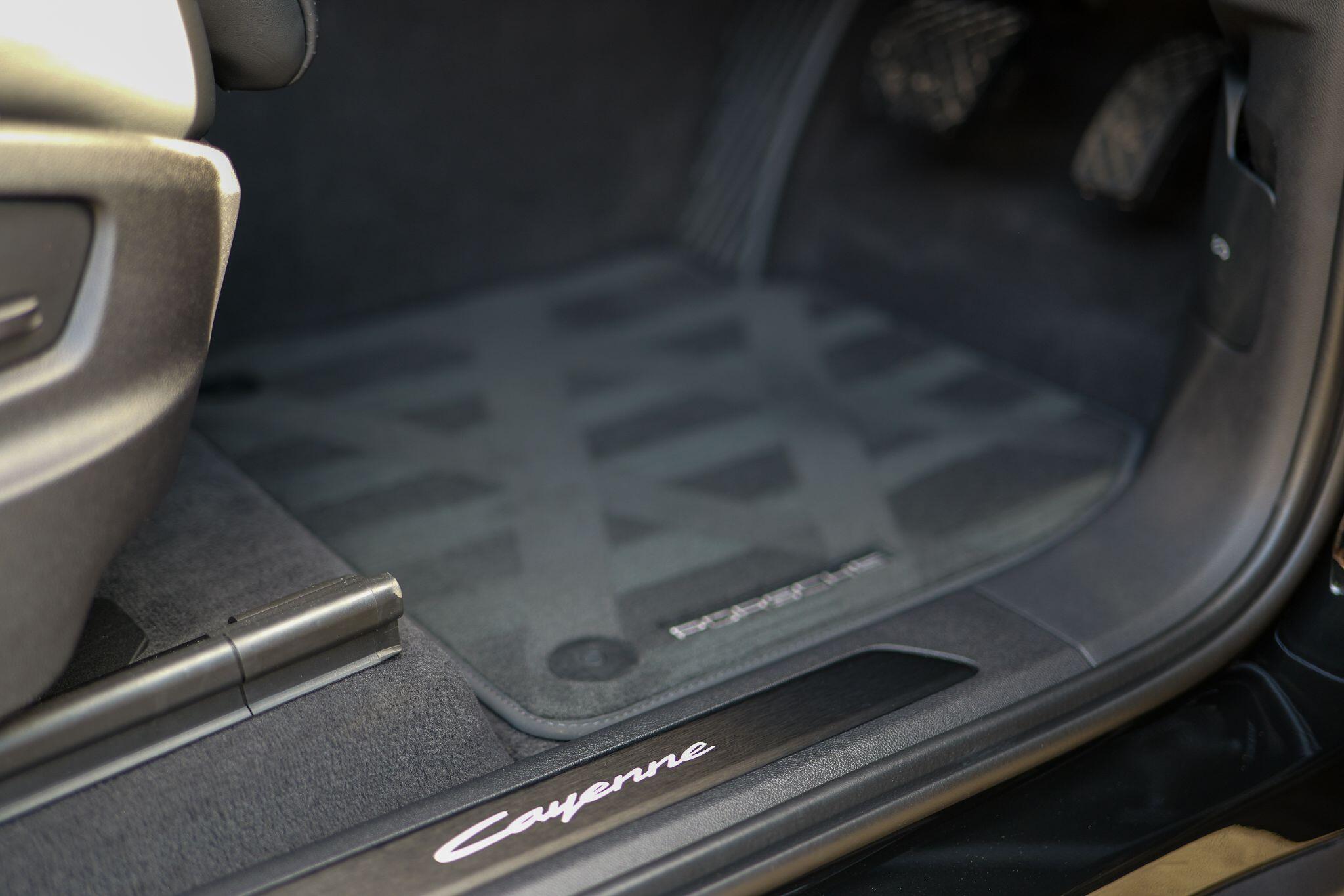 Porsche Cayenne view 34