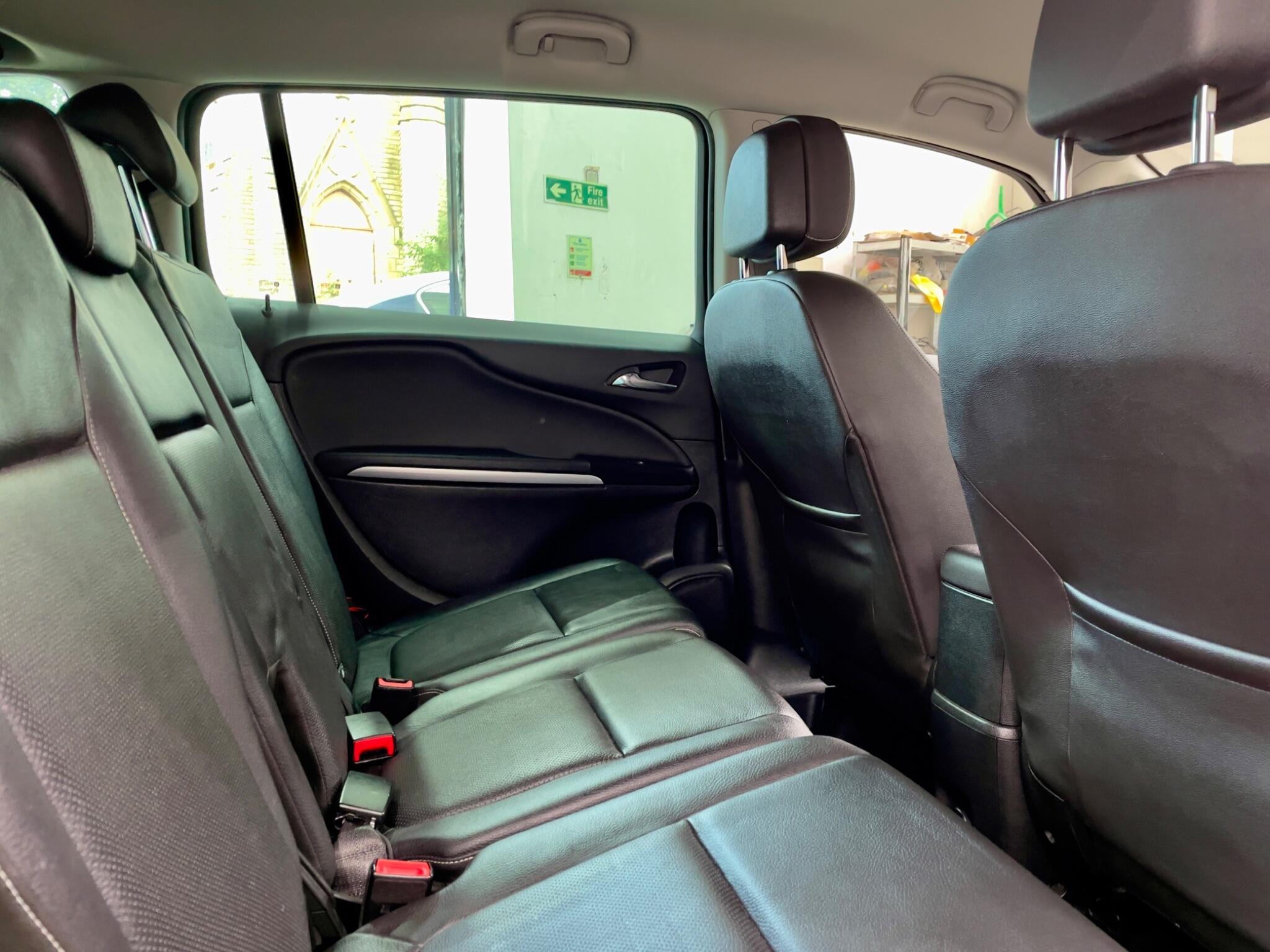 Vauxhall Zafira Tourer view 39