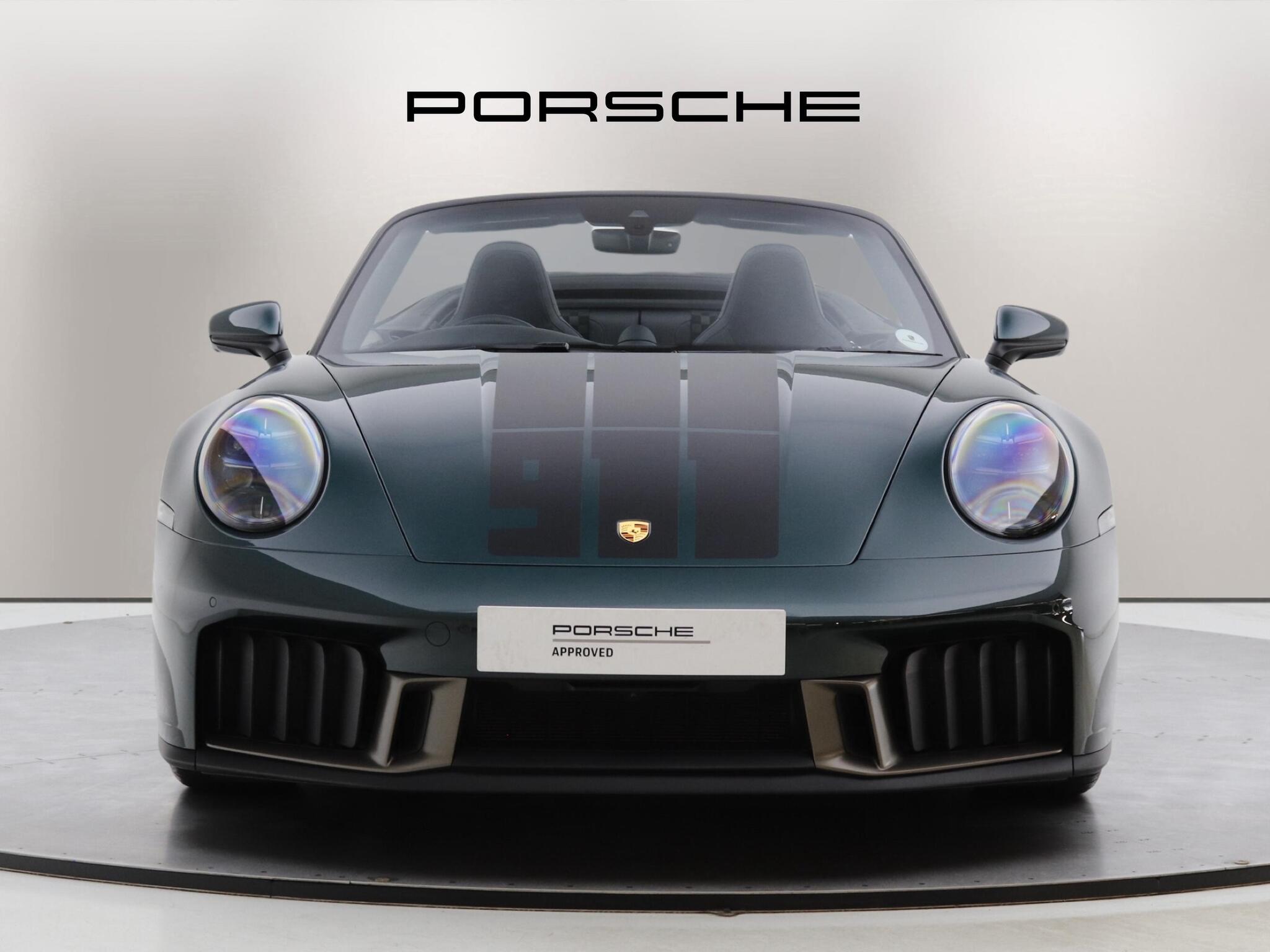 Porsche 911 view 6