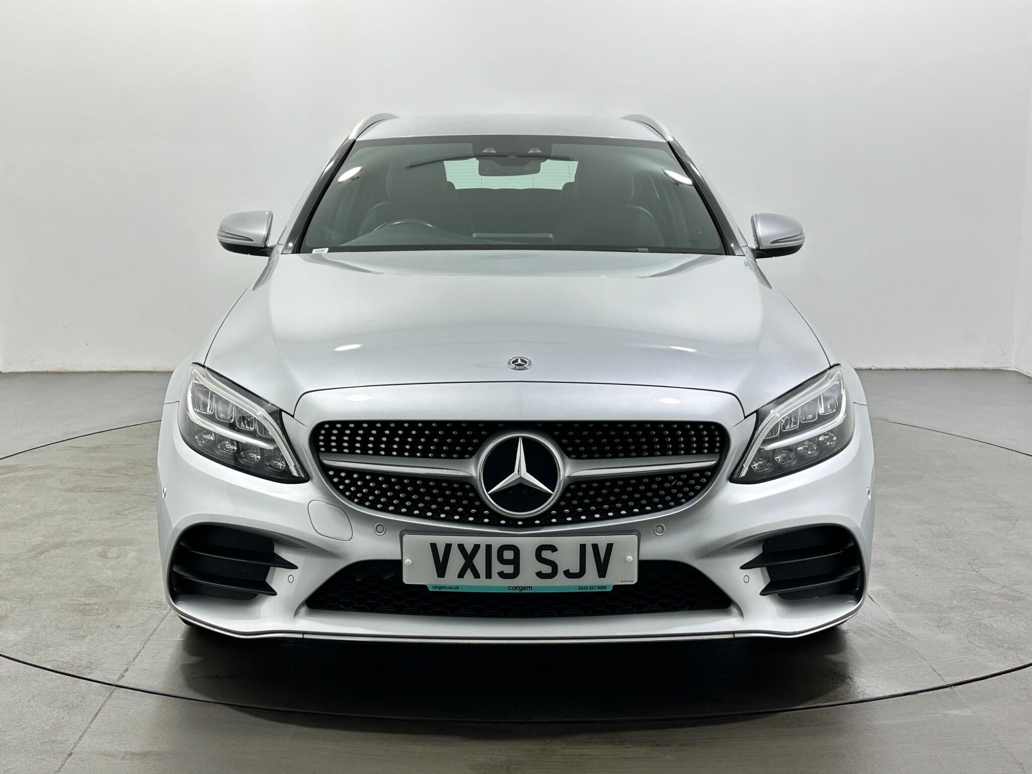 Mercedes-Benz C-Class view 3