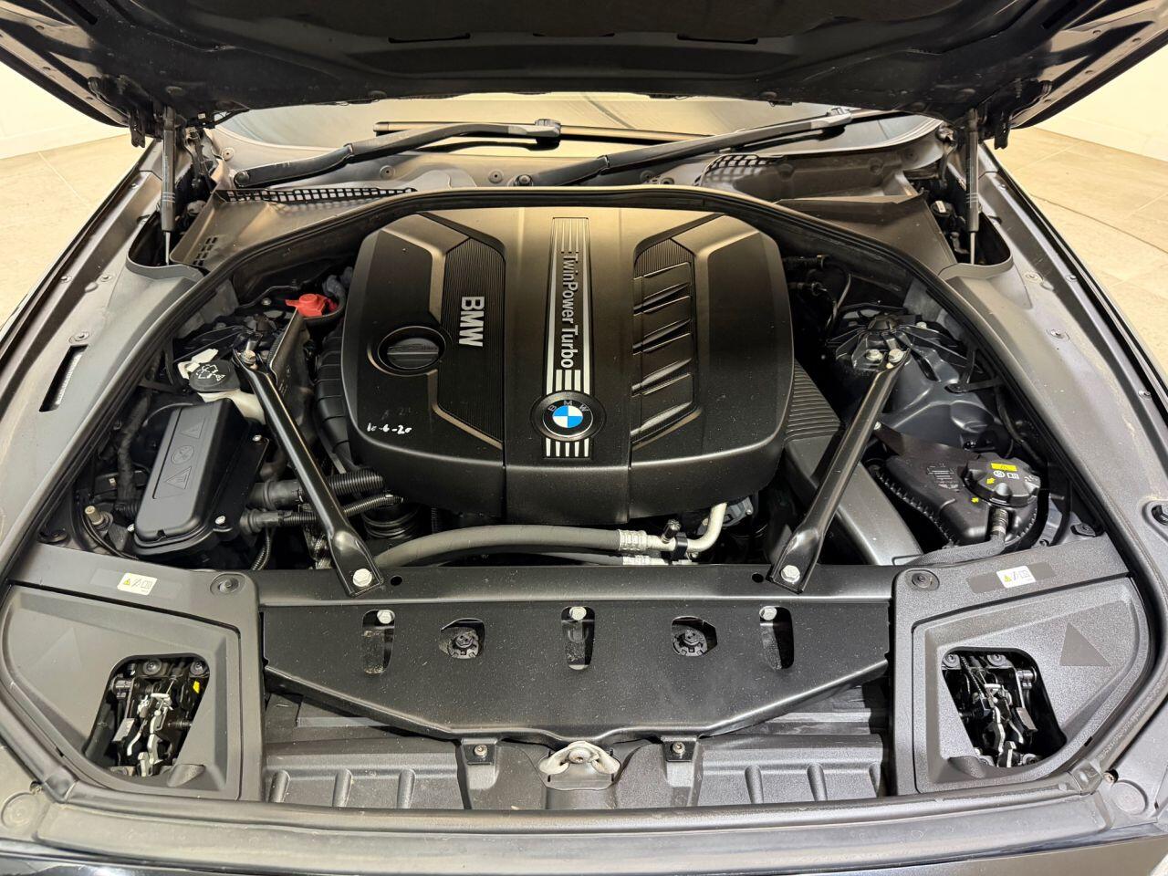 BMW 5 Series view 28