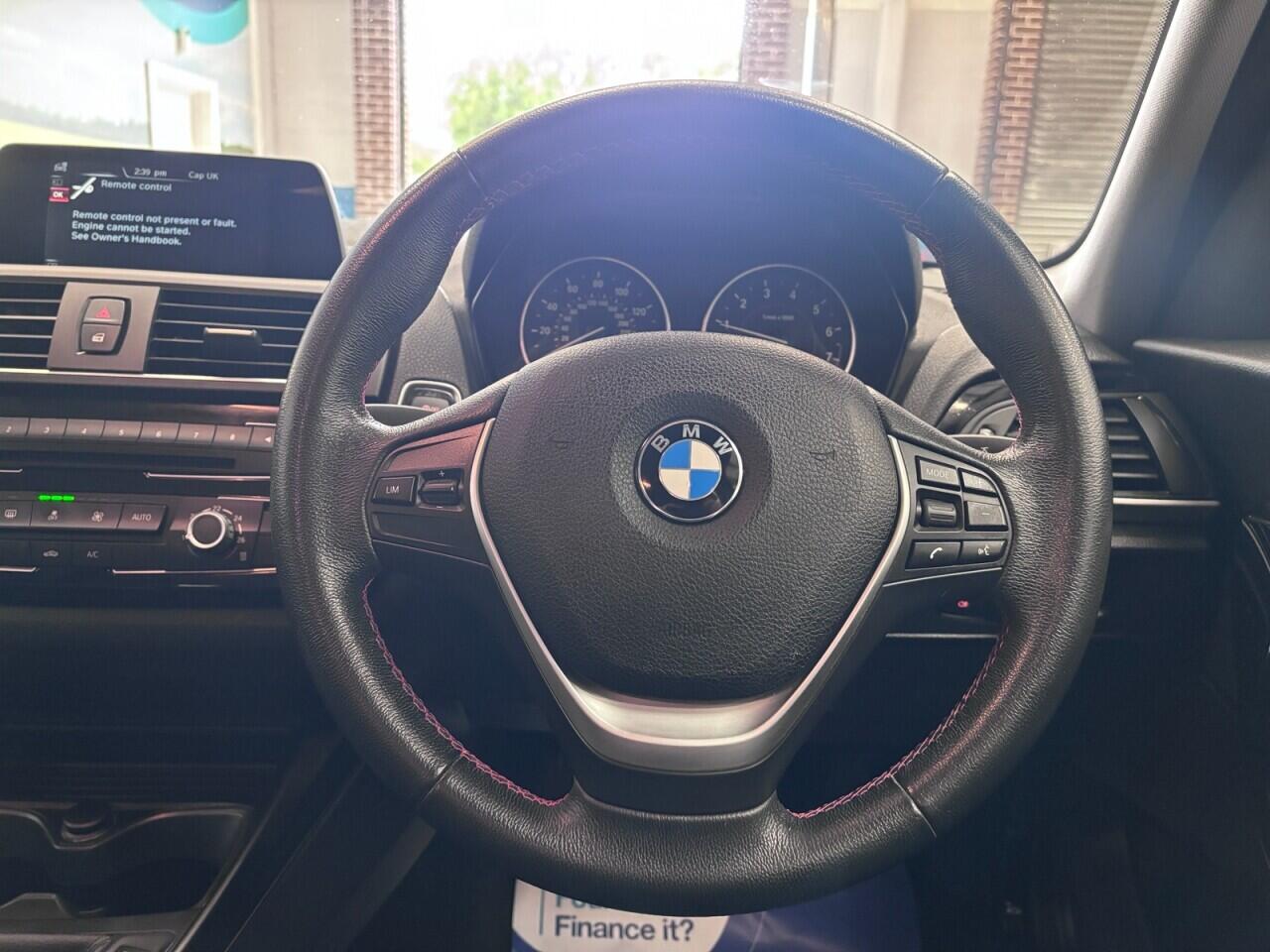 BMW 1 Series view 17