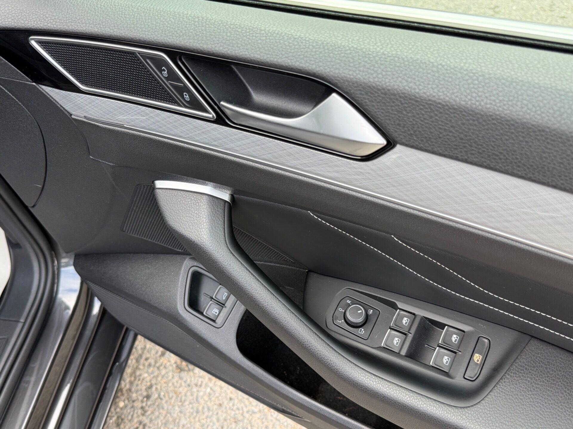 Volkswagen Passat view 33