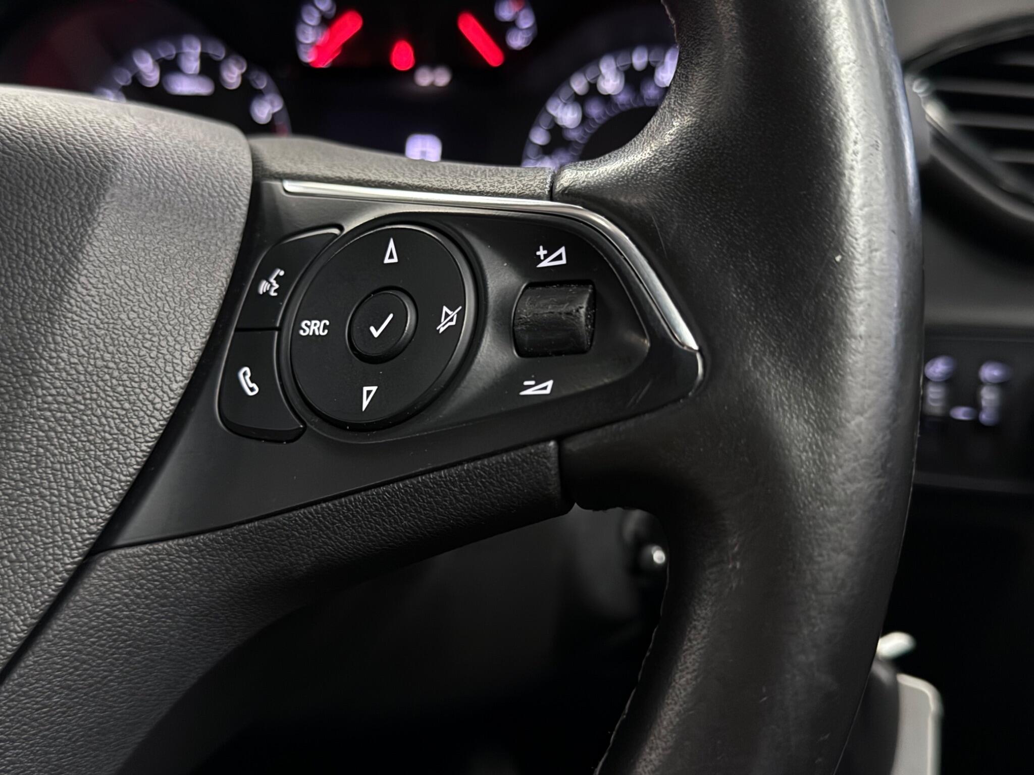 Vauxhall Crossland X view 16