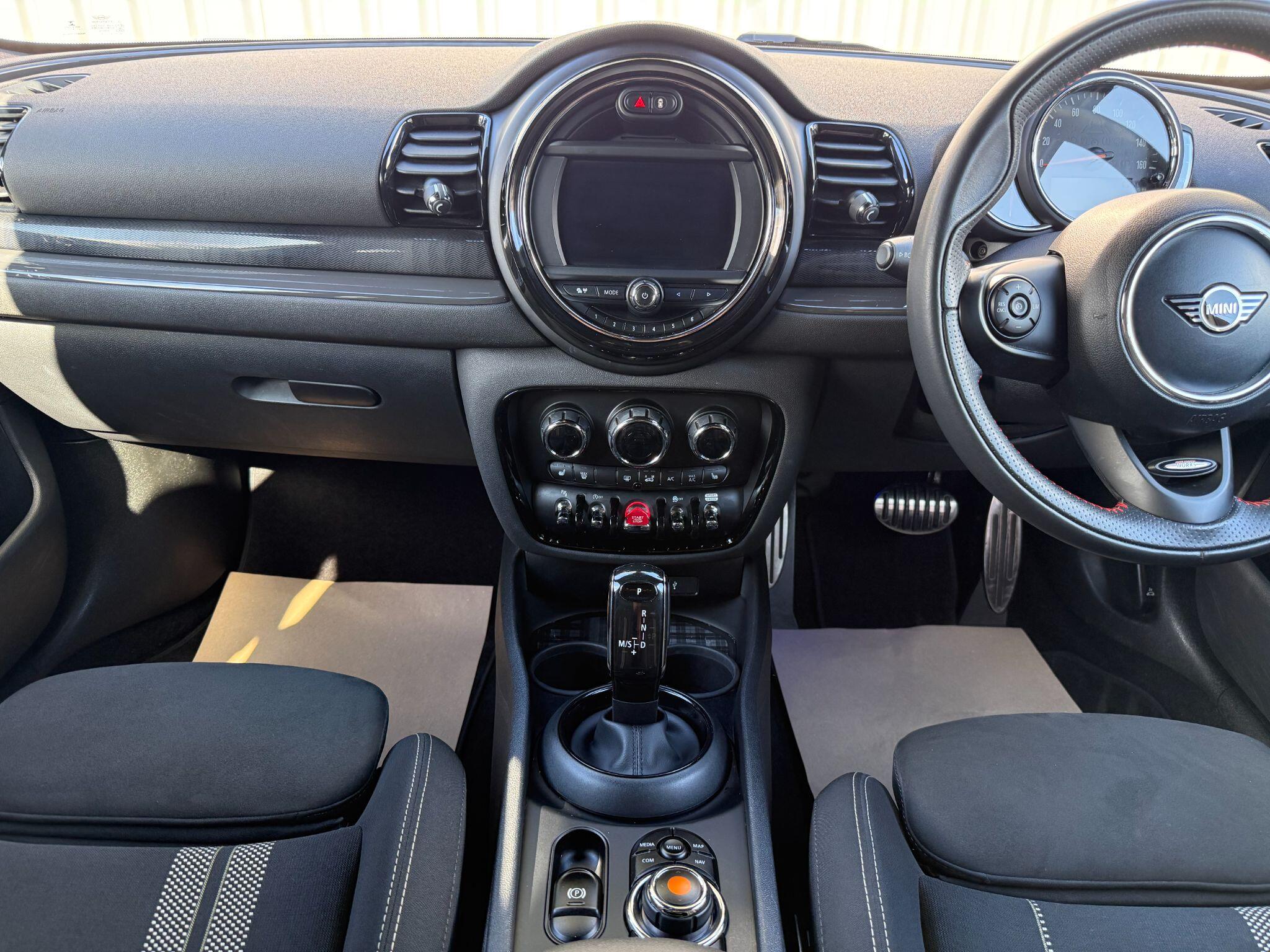 Mini Clubman view 25