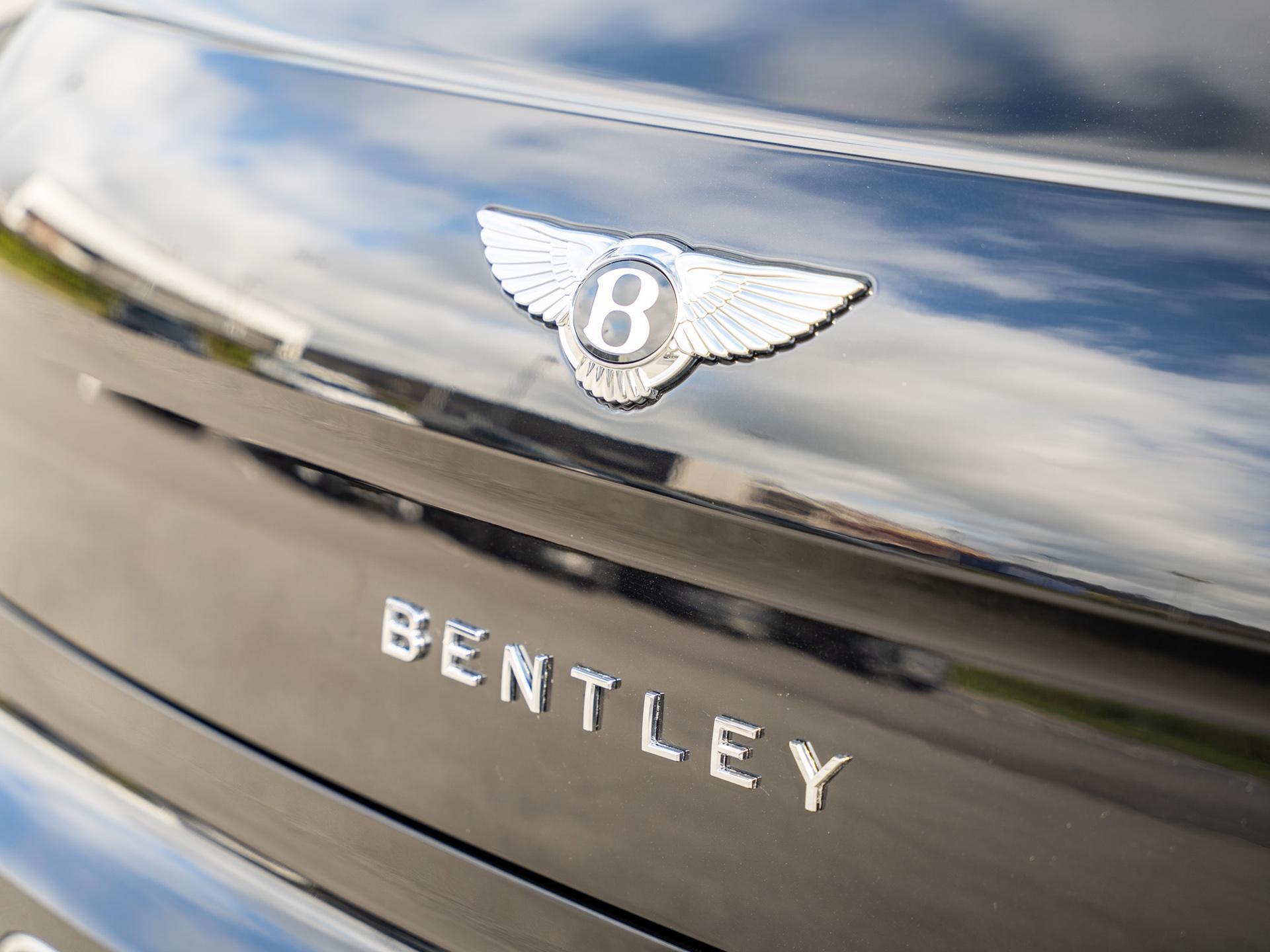 Bentley Flying Spur view 8