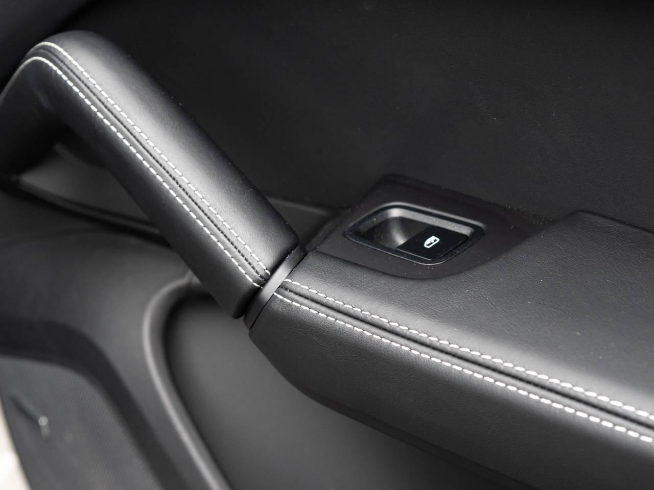 Porsche Cayenne view 40