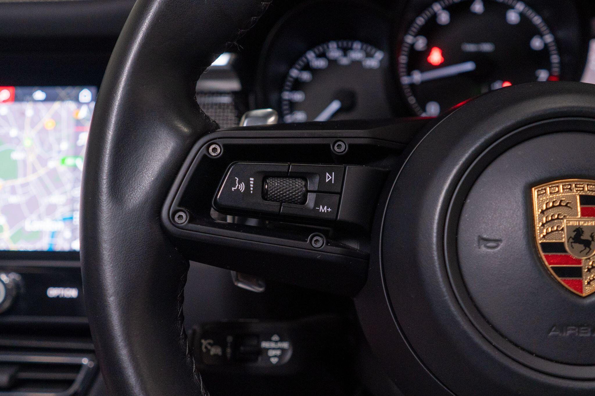 Porsche Macan view 33