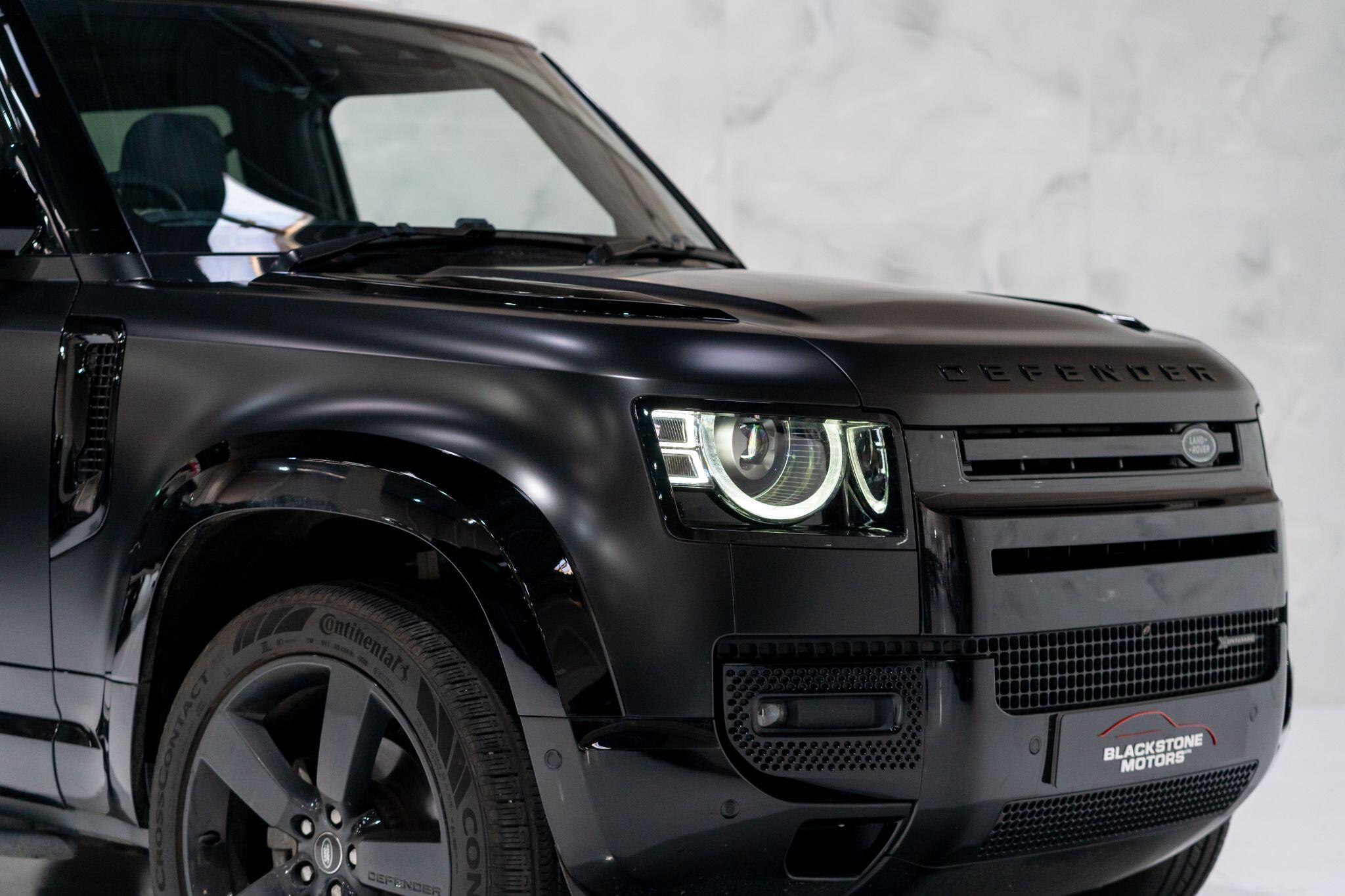 Land Rover Defender view 35