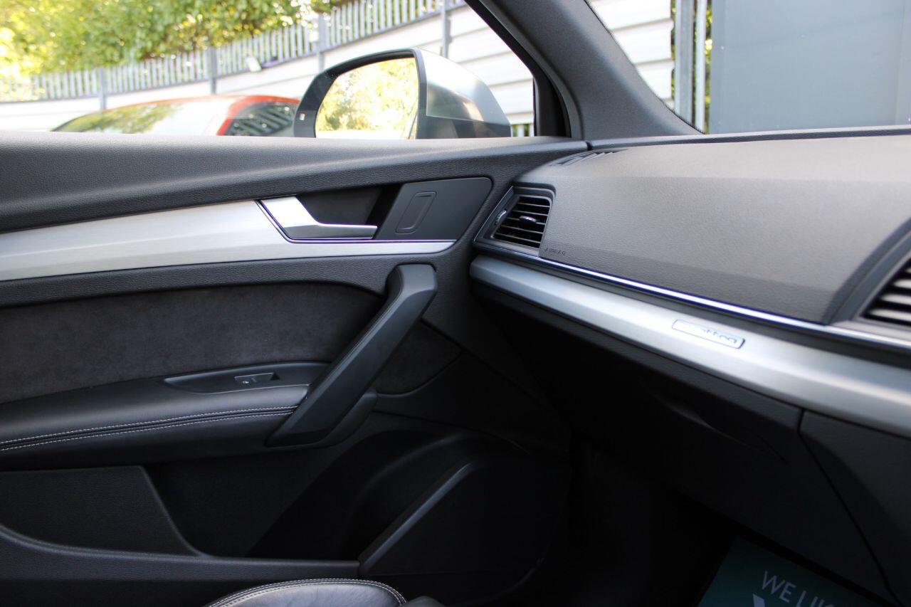Audi SQ5 view 24