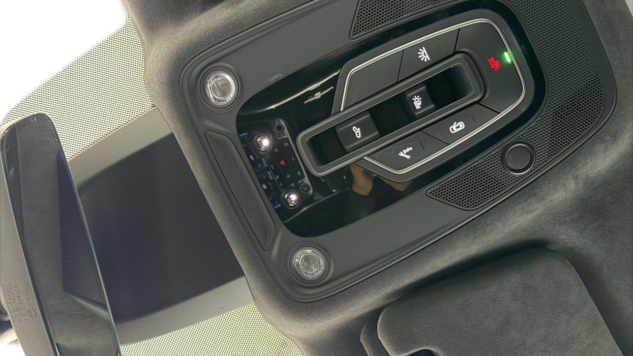 Audi Q7 view 38