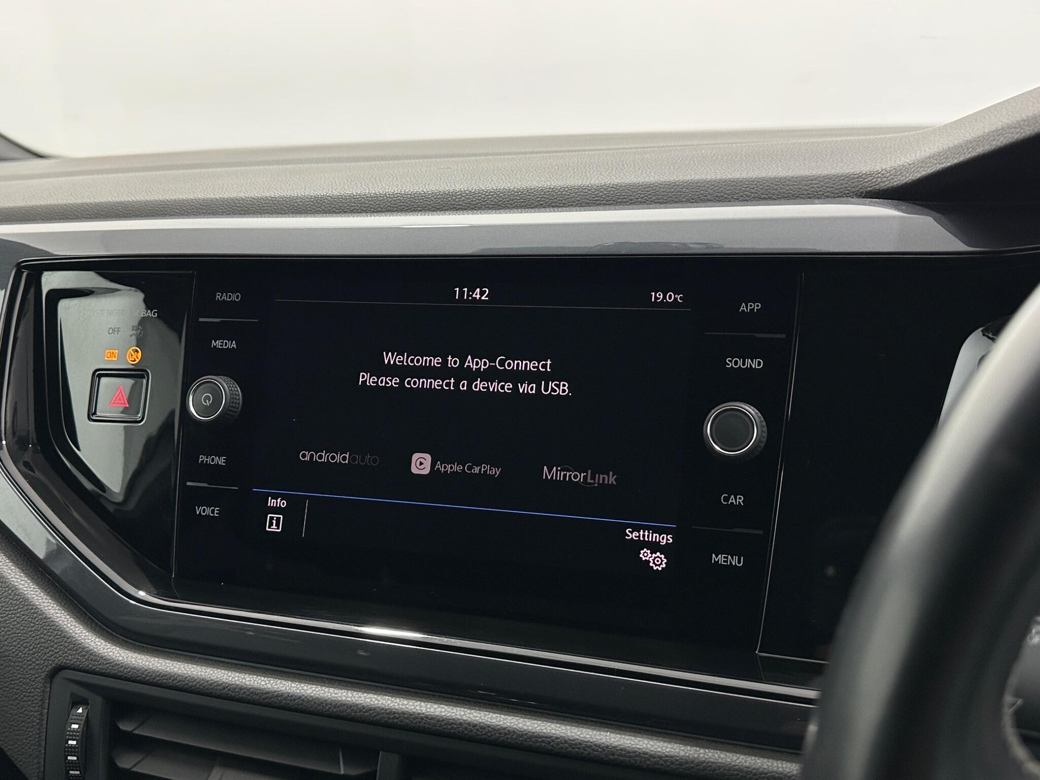Volkswagen Polo view 24