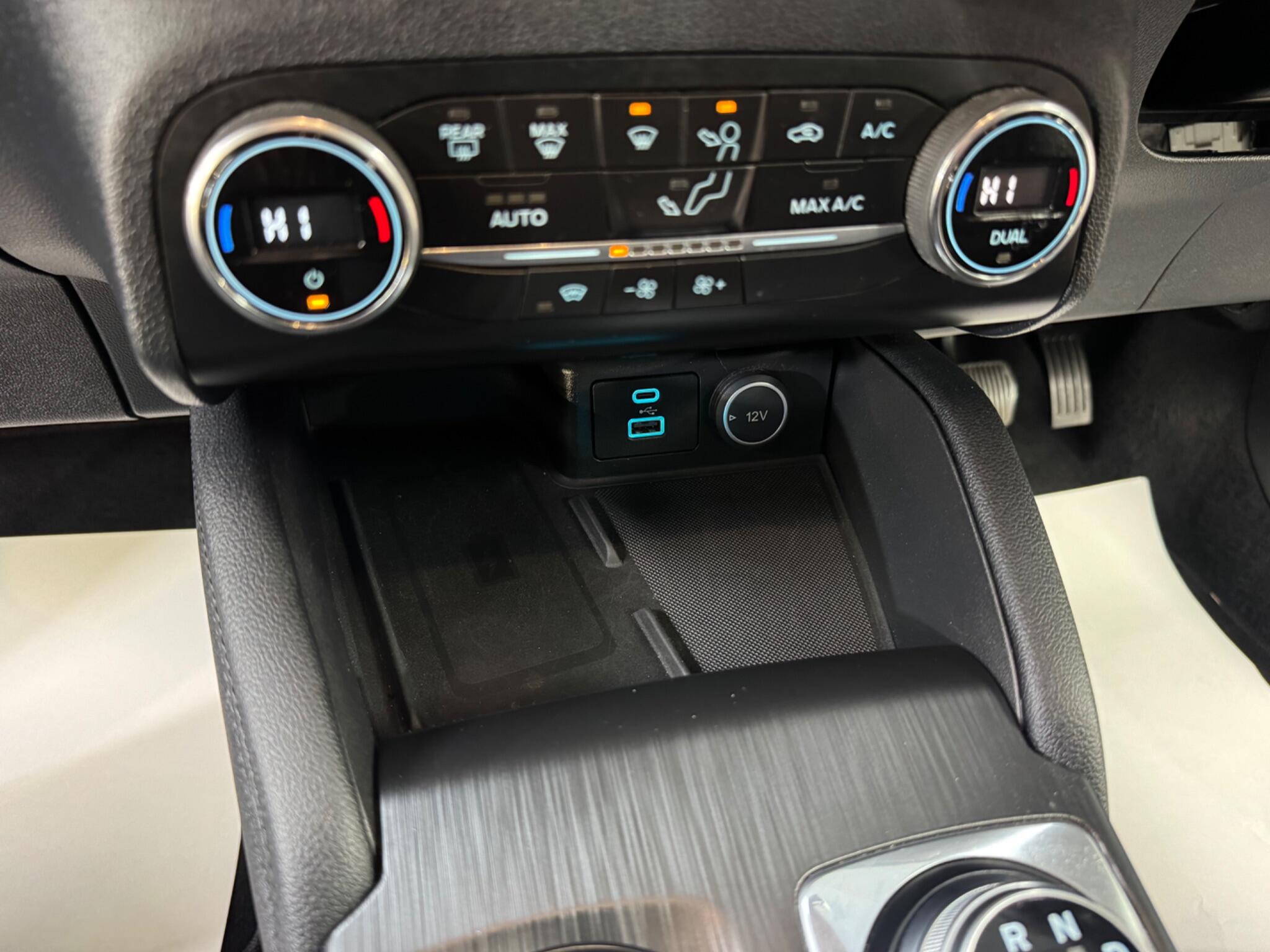 Ford Kuga view 52