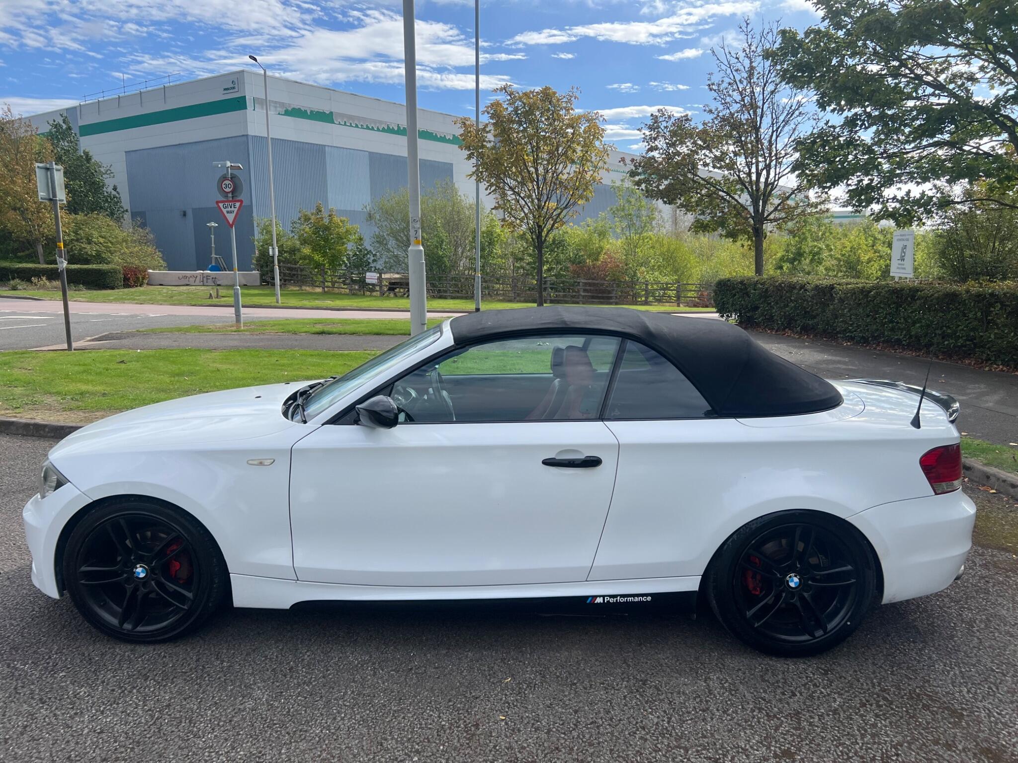 BMW 1 Series view 8