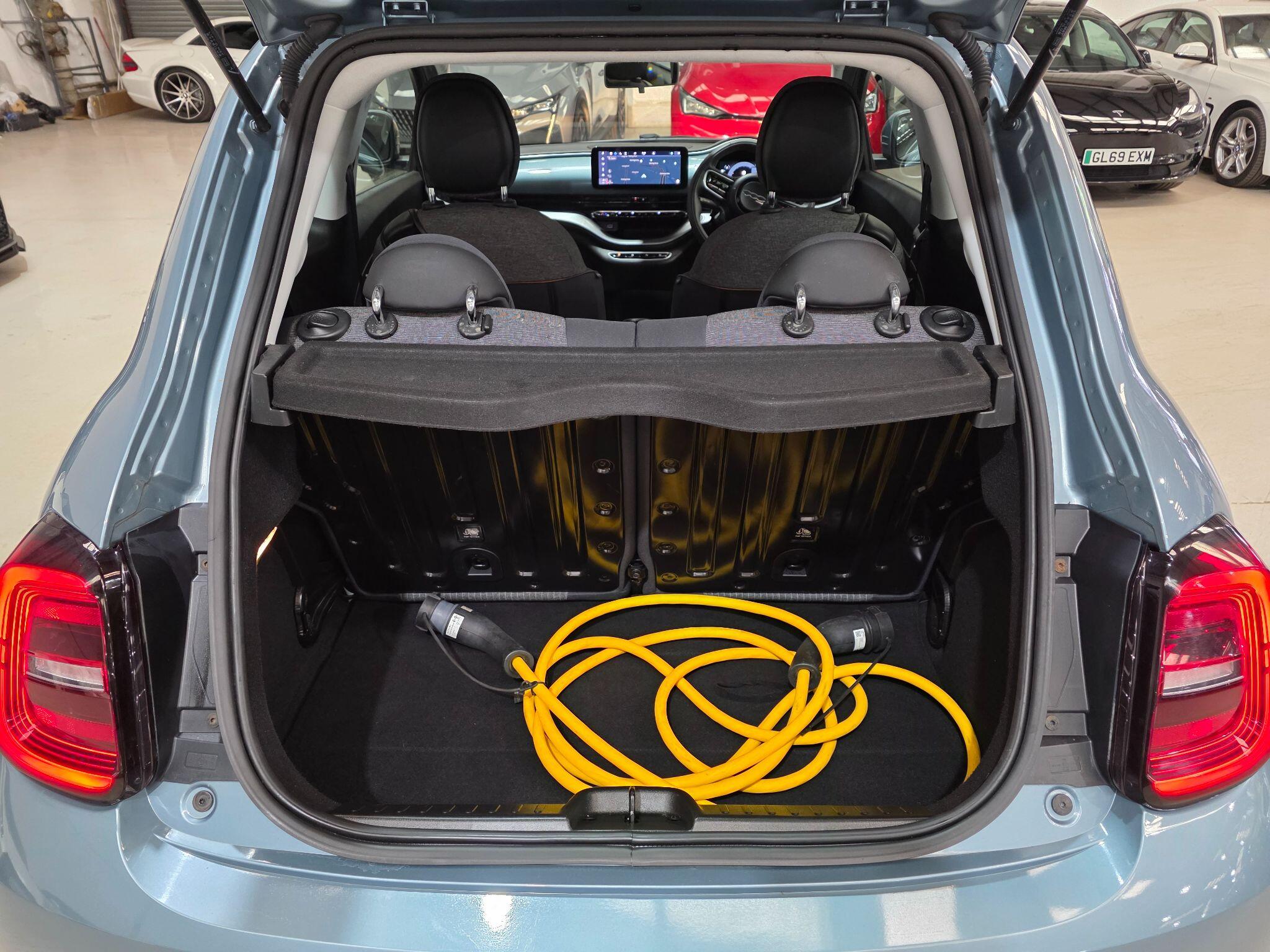 Fiat 500e view 24
