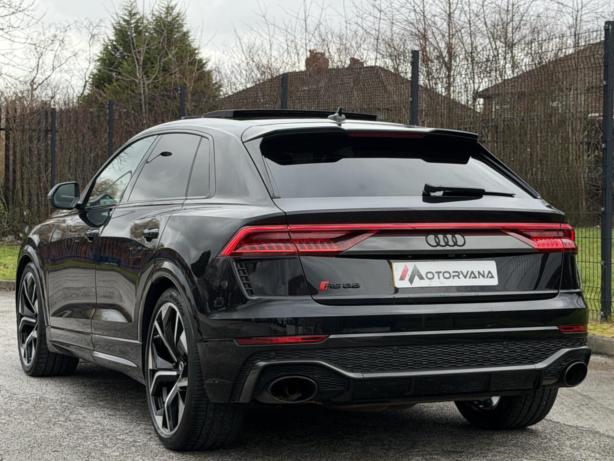 Audi Audi RSQ8 view 4