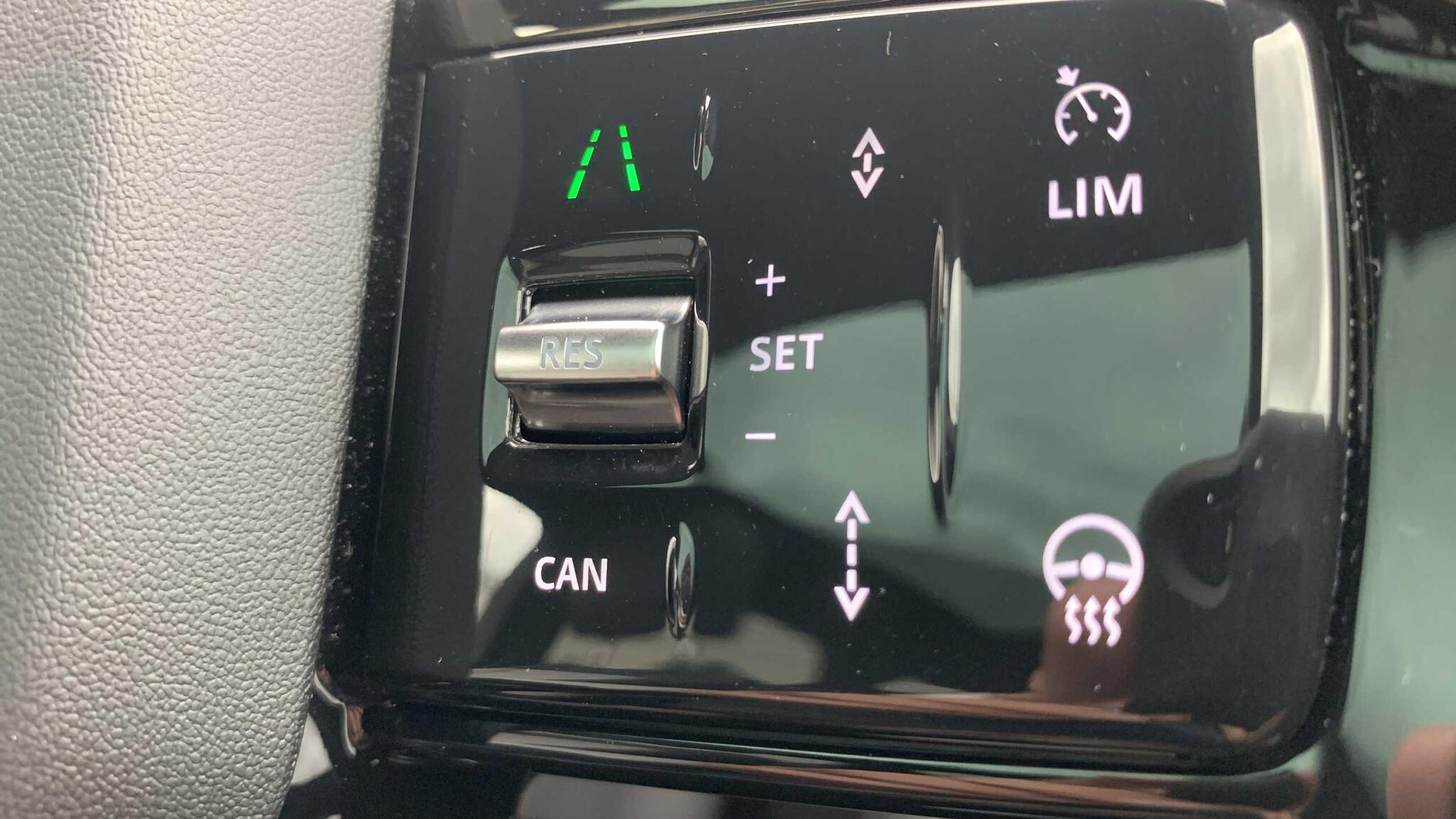 Land Rover Range Rover Evoque view 28