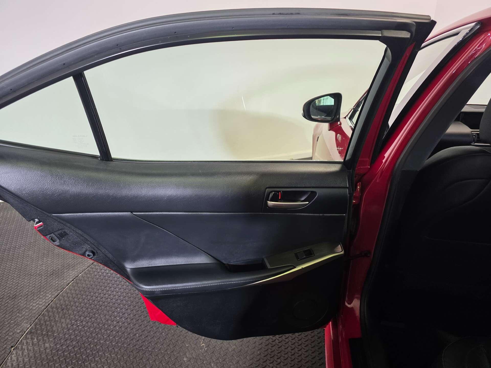 Lexus Is view 38