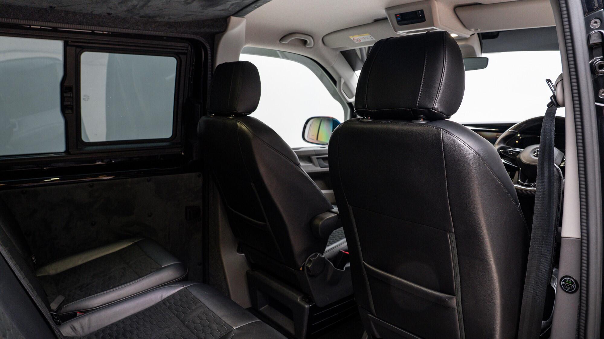 Volkswagen Transporter view 22