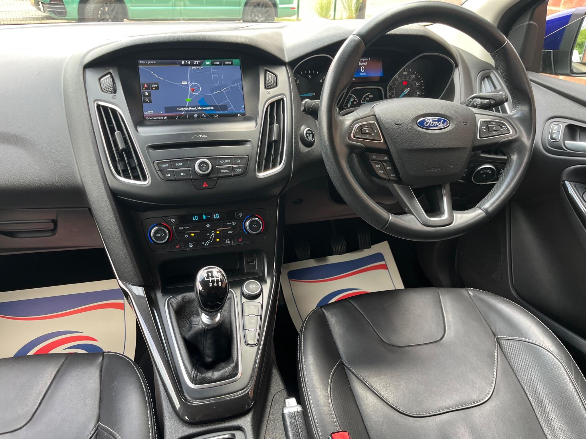 Ford Focus view 34