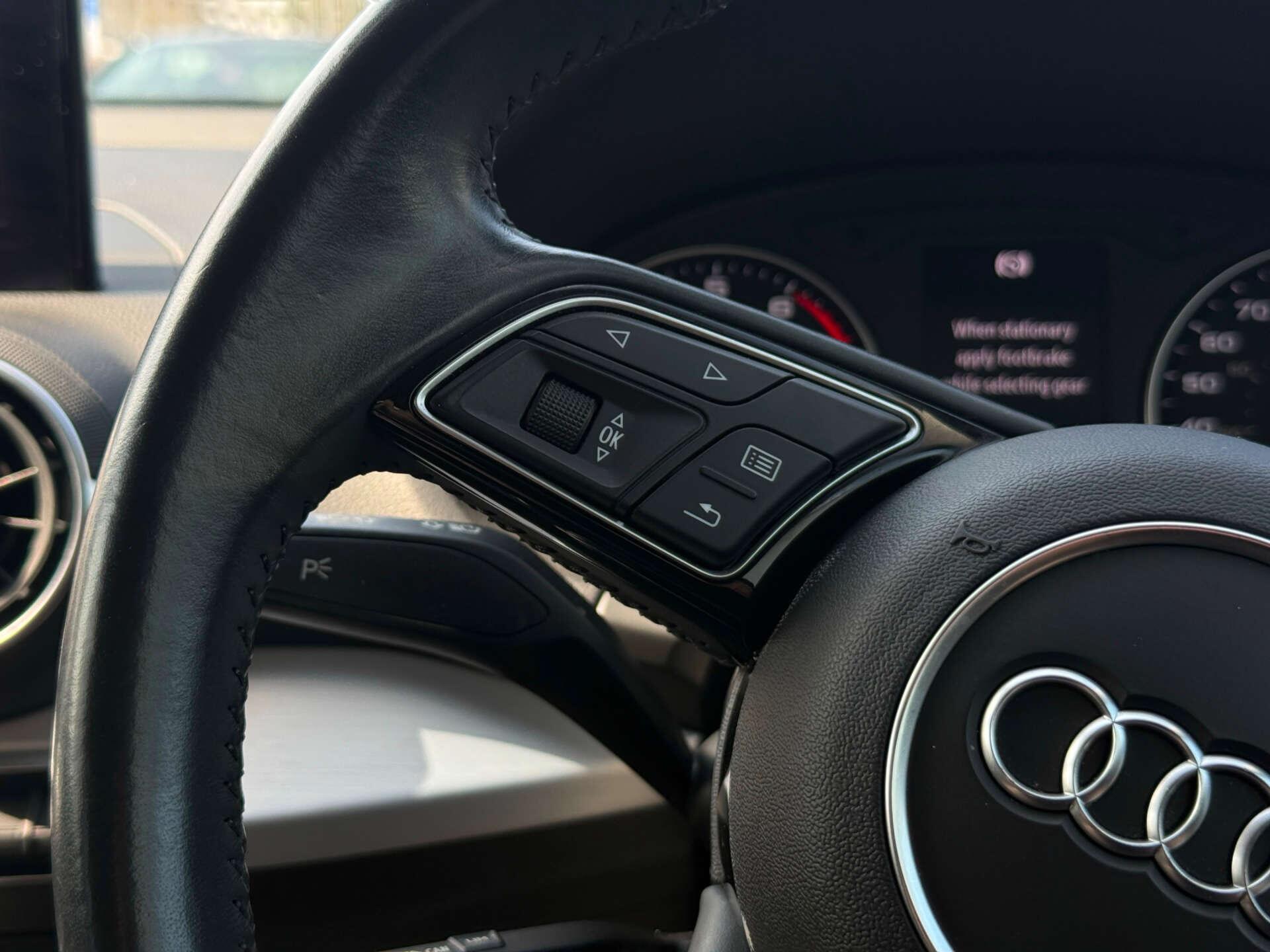 Audi Q2 view 57