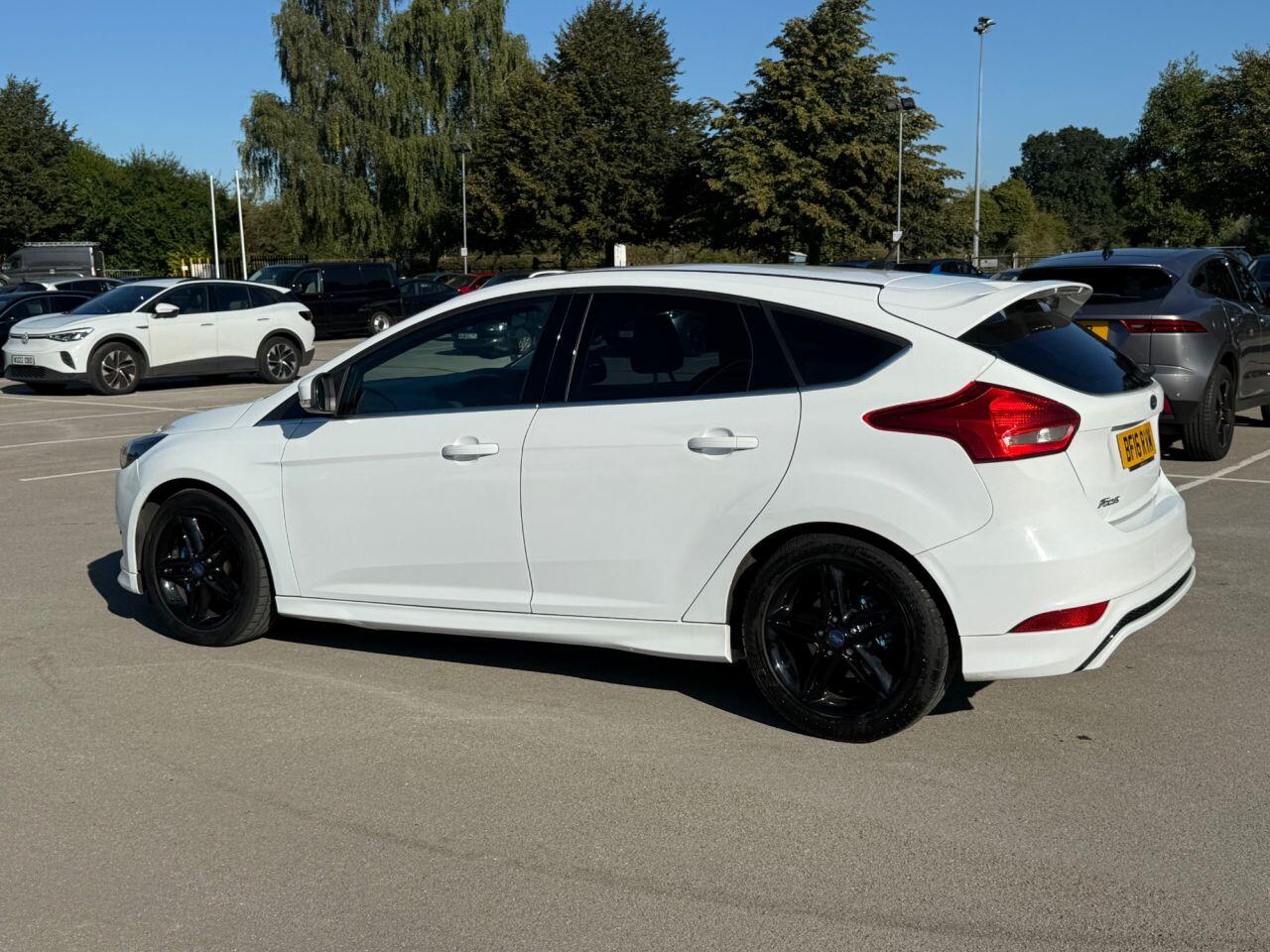 Ford Focus view 54