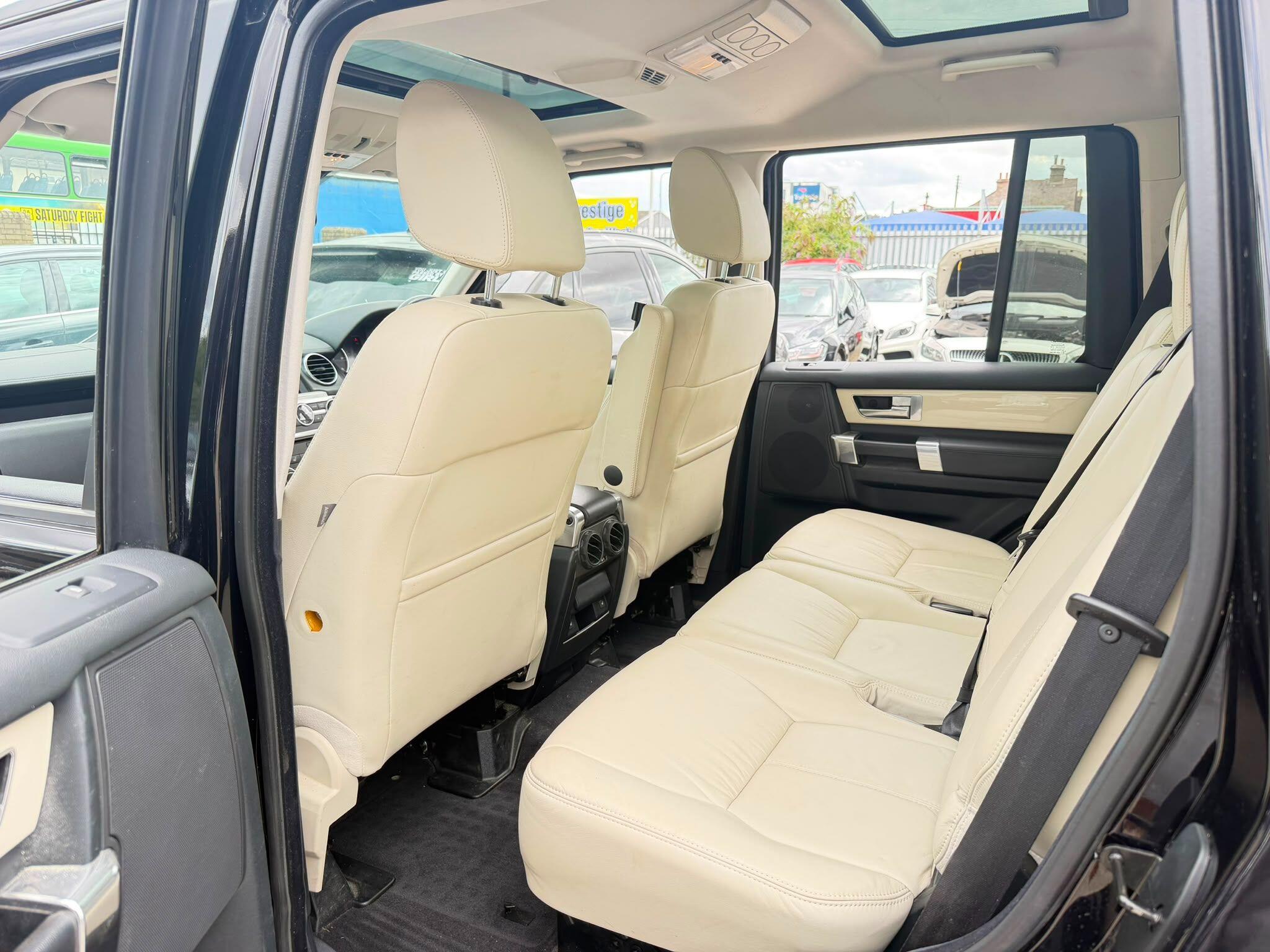 Land Rover Discovery view 17