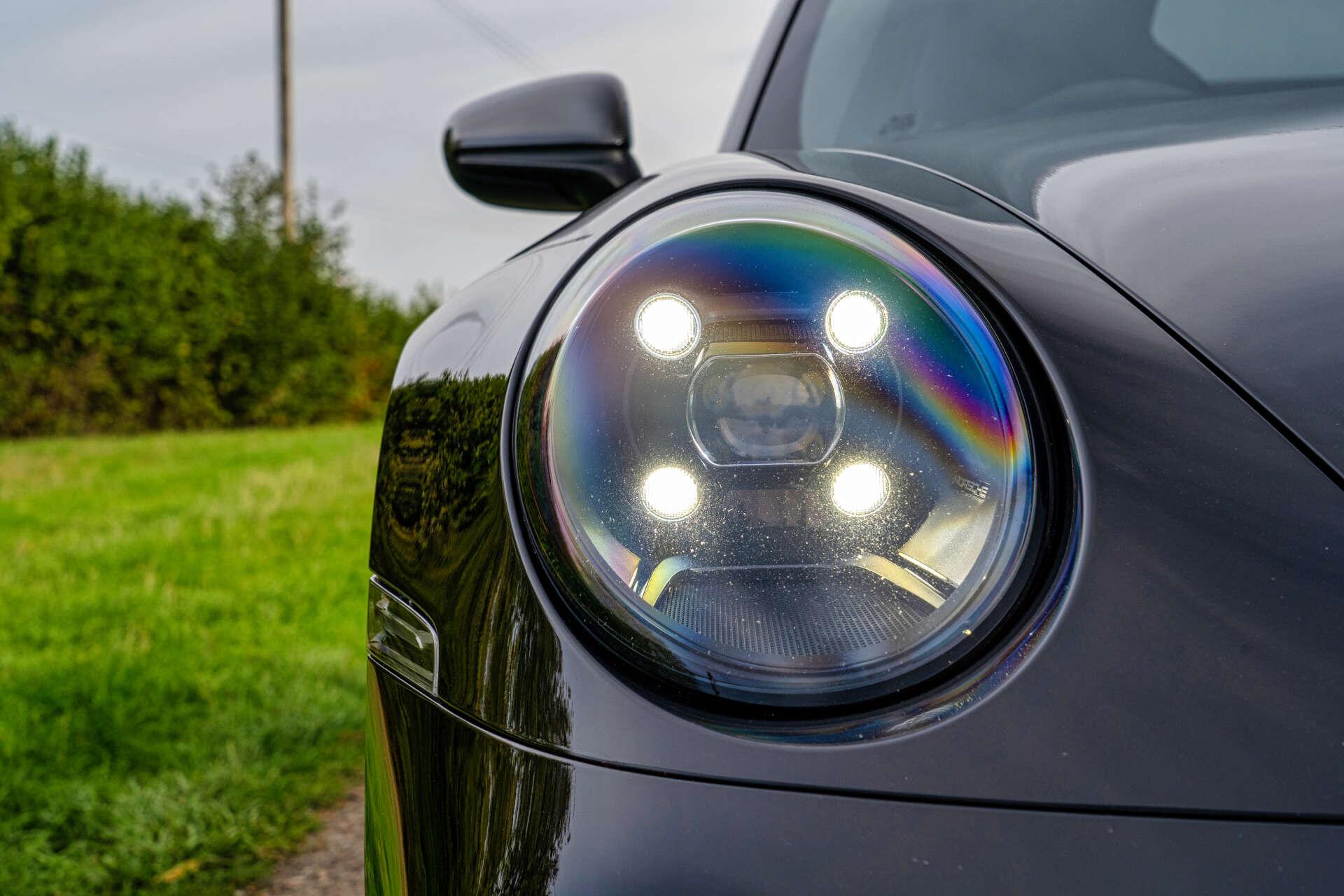 Porsche 911 view 18
