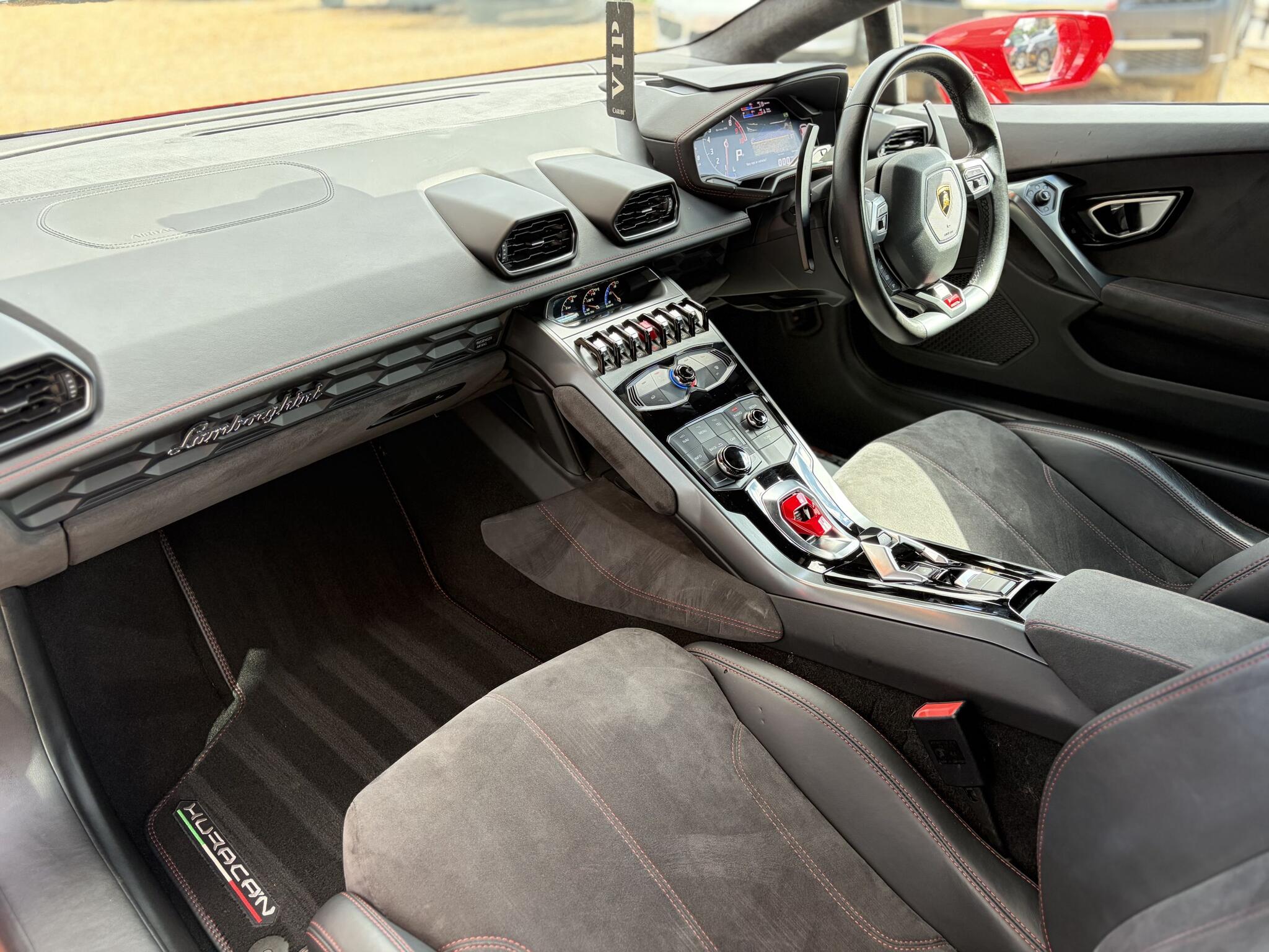 Lamborghini Huracan view 37