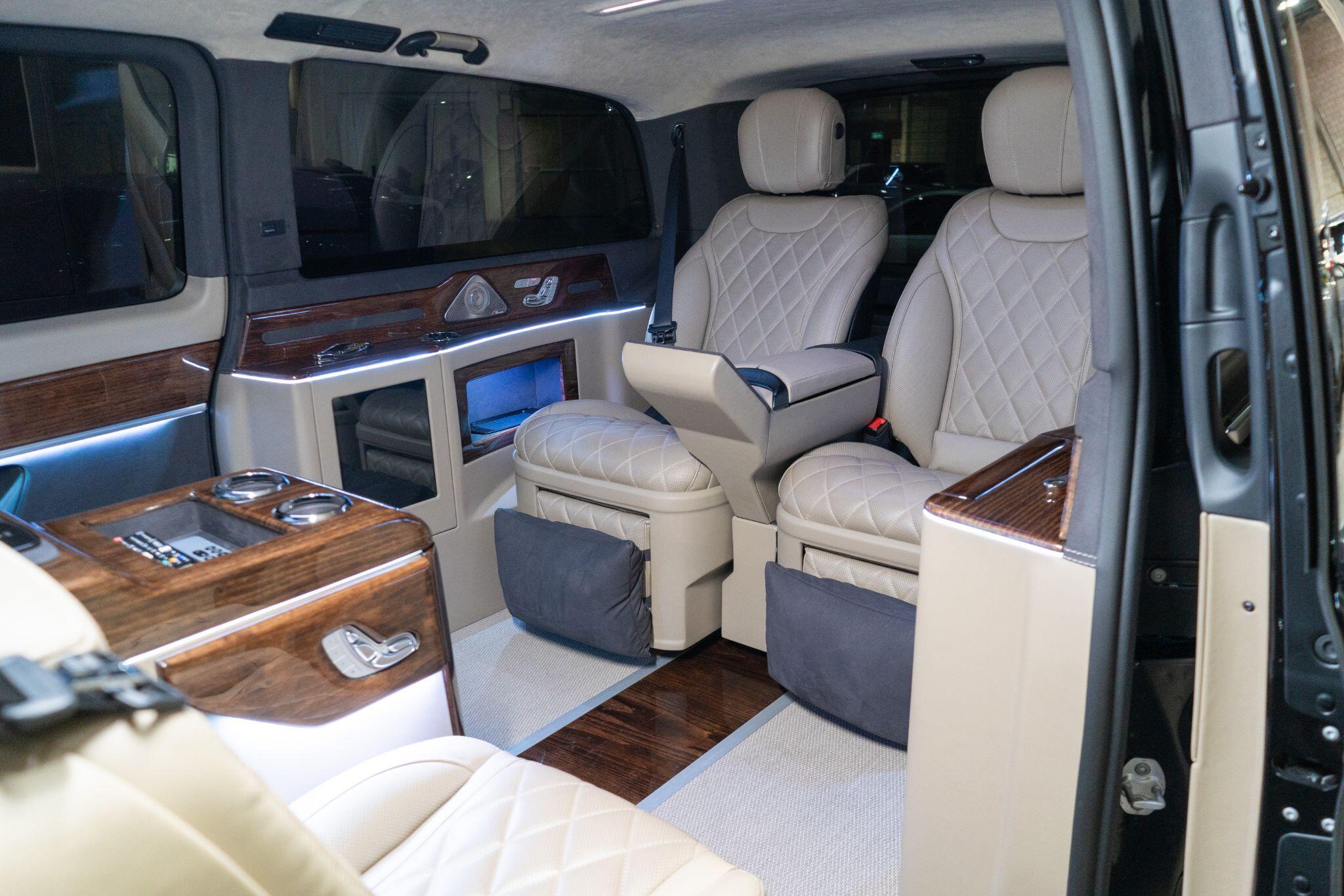 Mercedes-Benz V-Class view 2