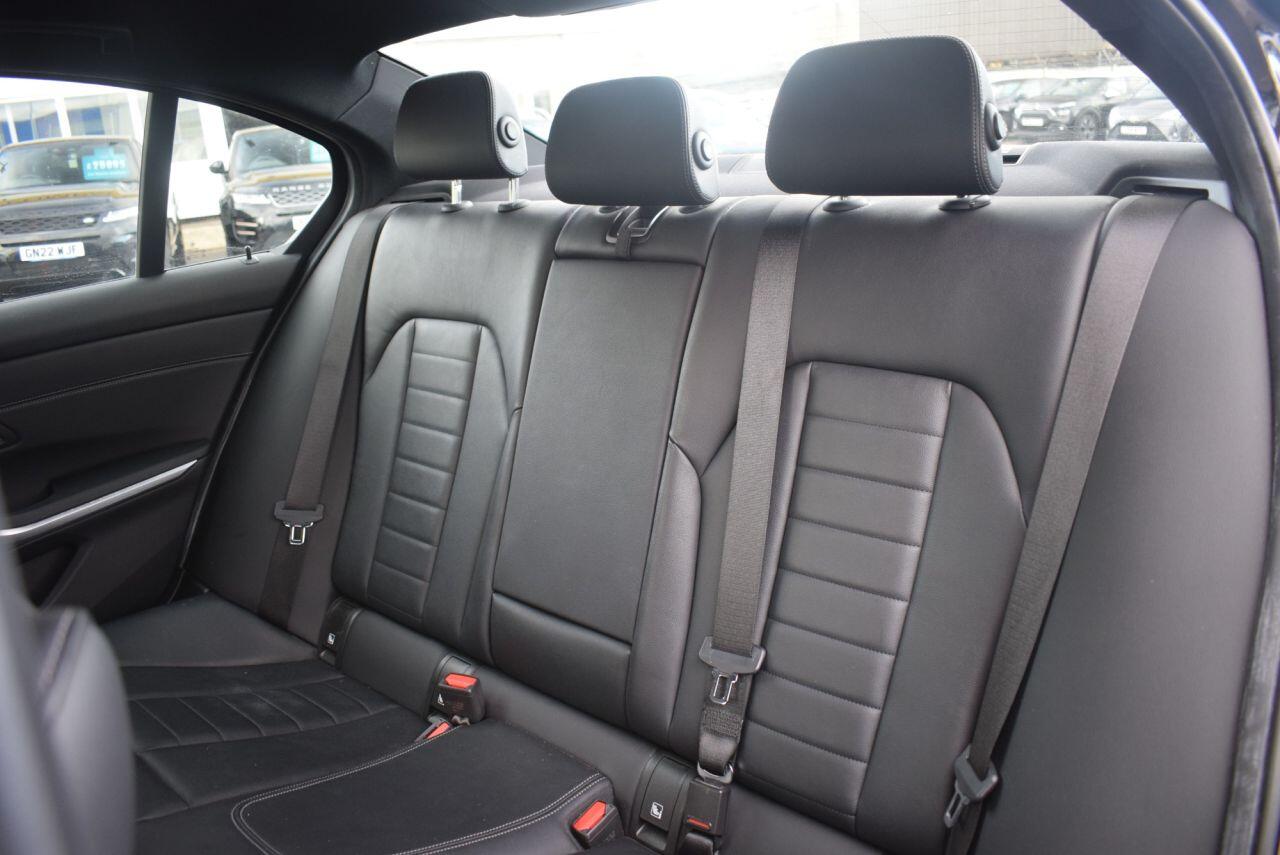 BMW 3 Series view 17