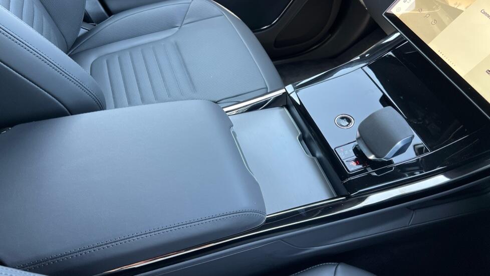 Land Rover Range Rover Sport view 26