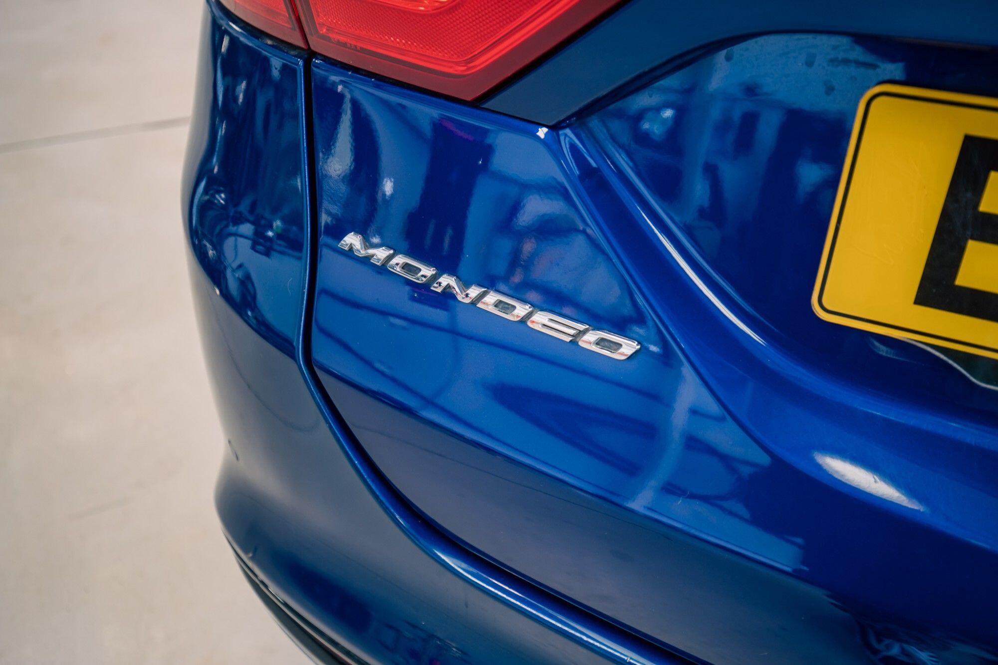Ford Mondeo view 6