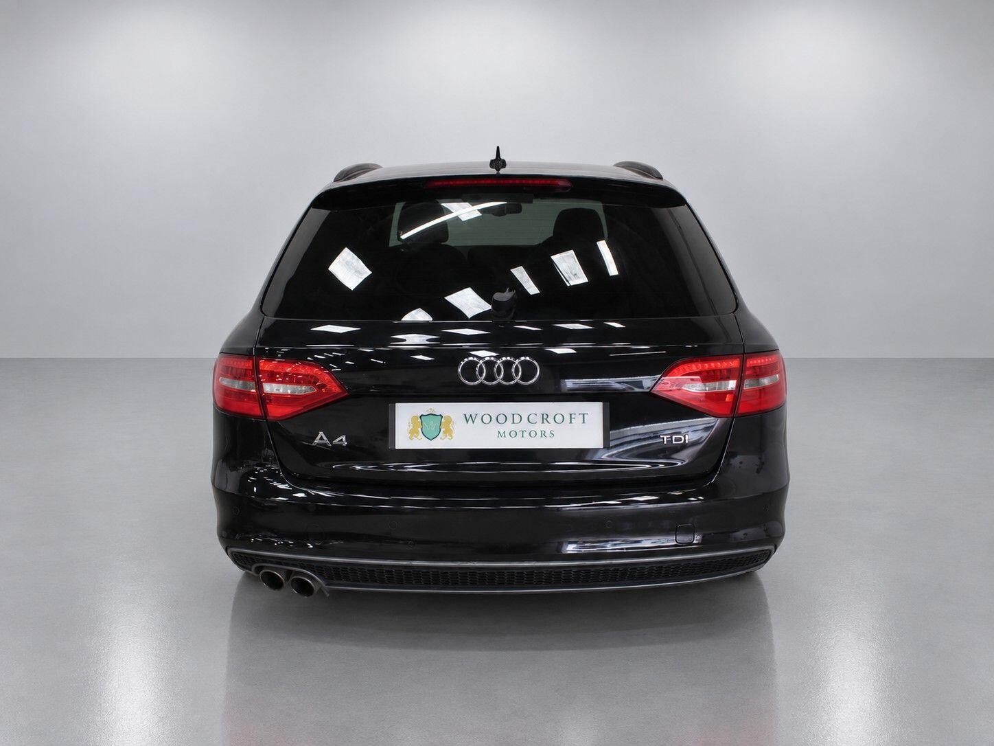 Audi A4 view 14