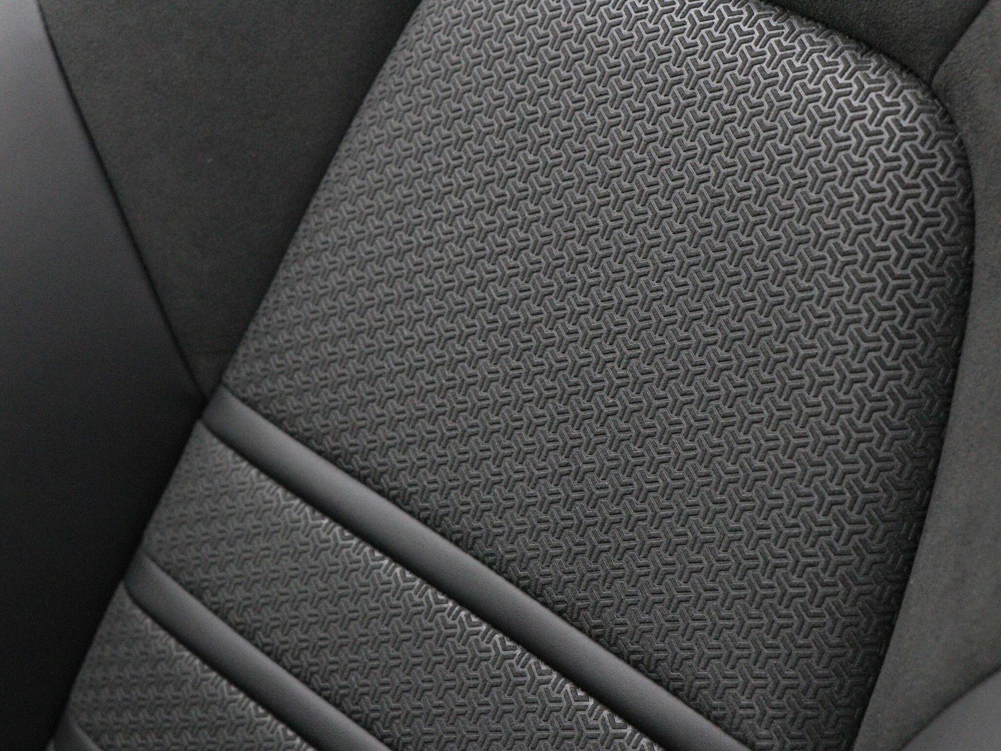 Porsche Cayenne view 40