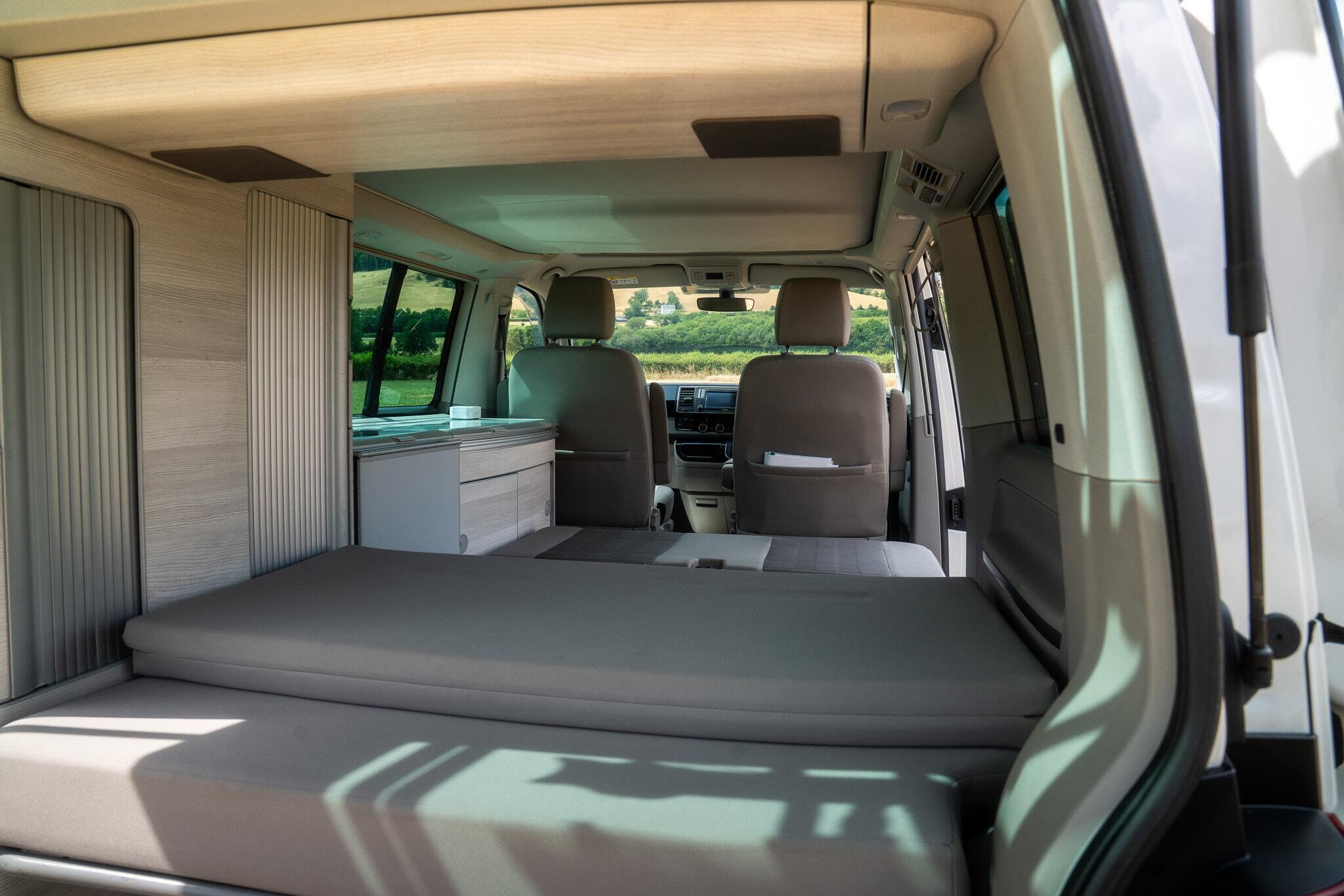Volkswagen California view 49