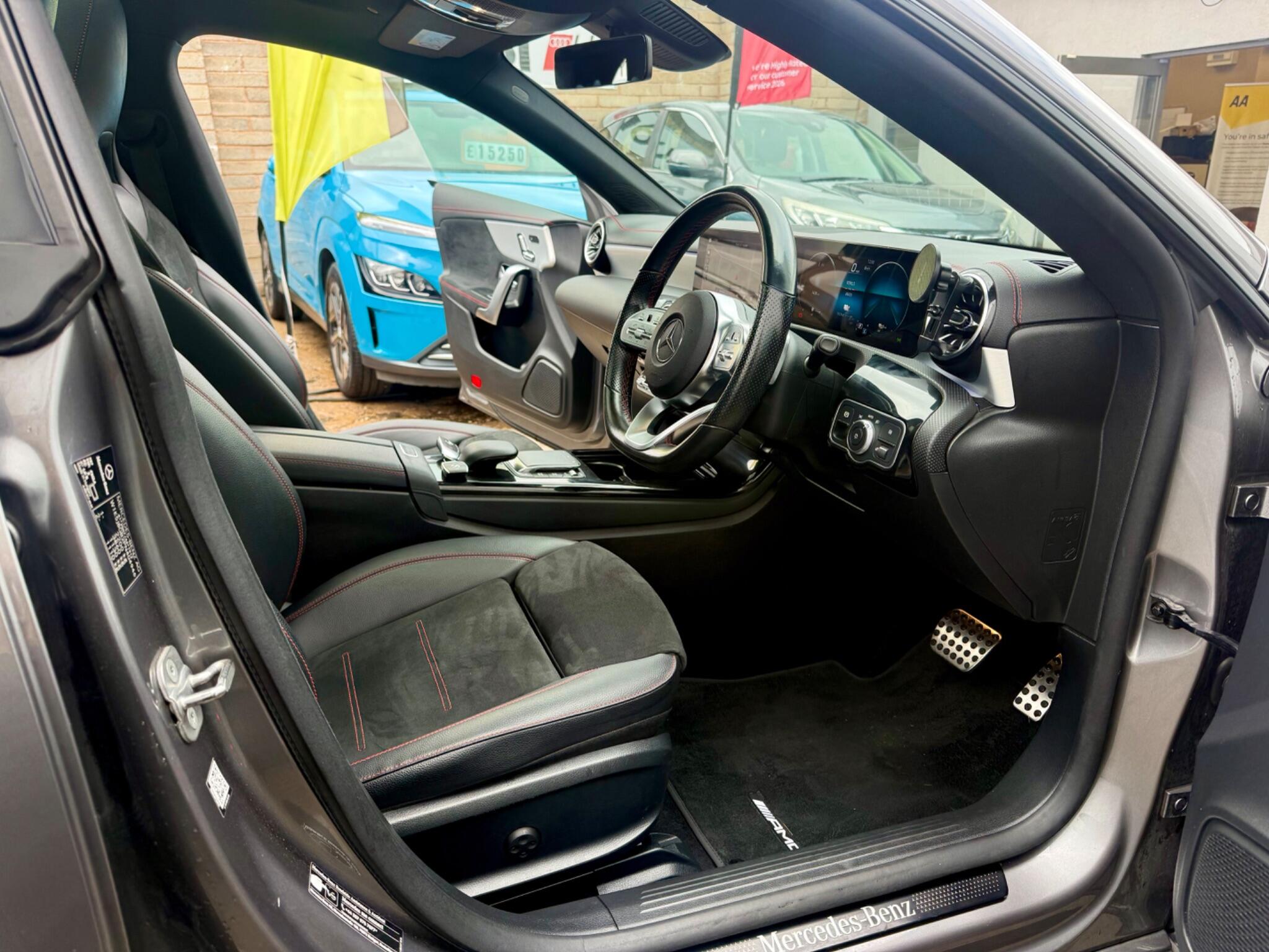 Mercedes-Benz Cla view 12