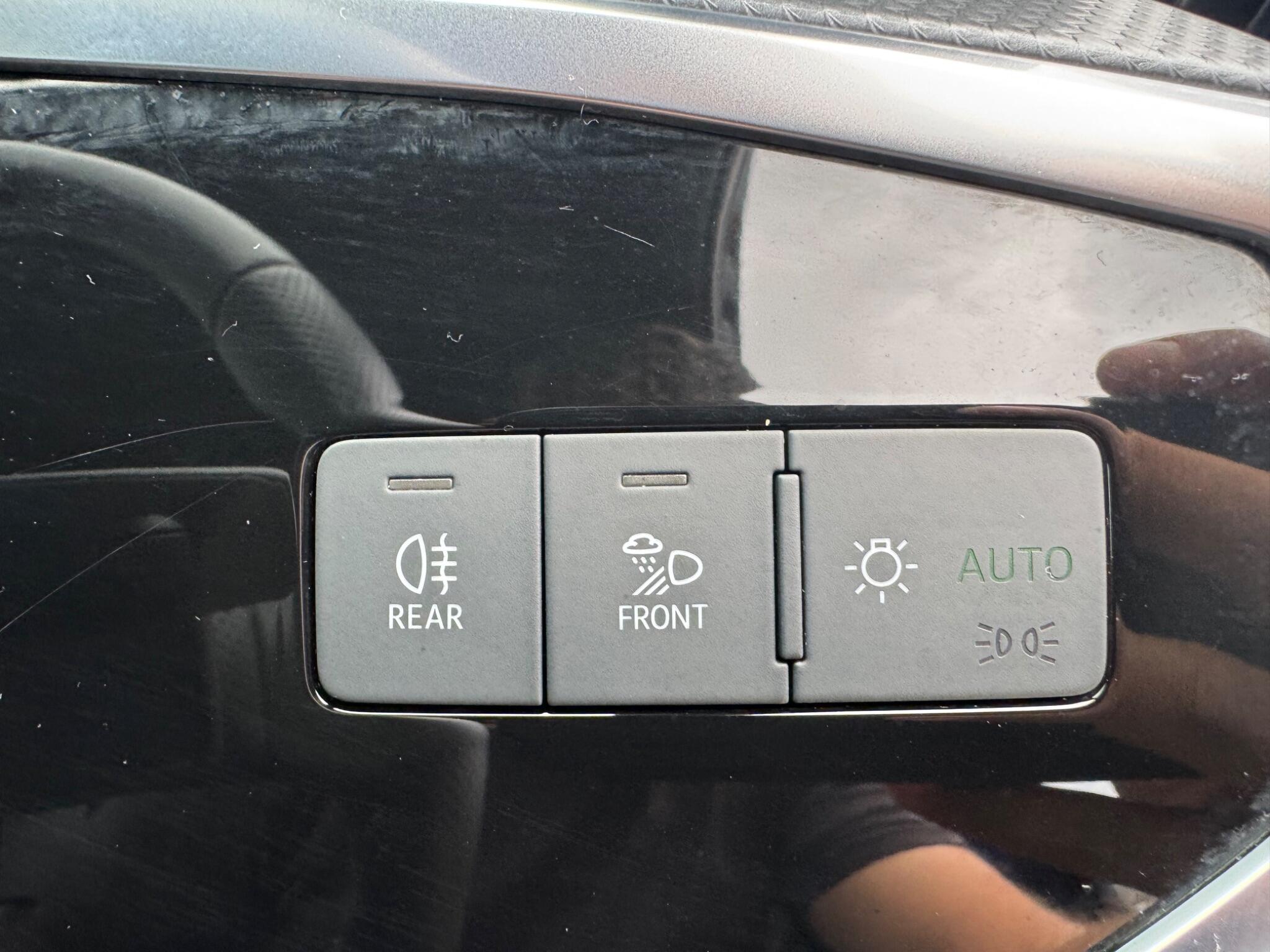 Audi Q3 view 29